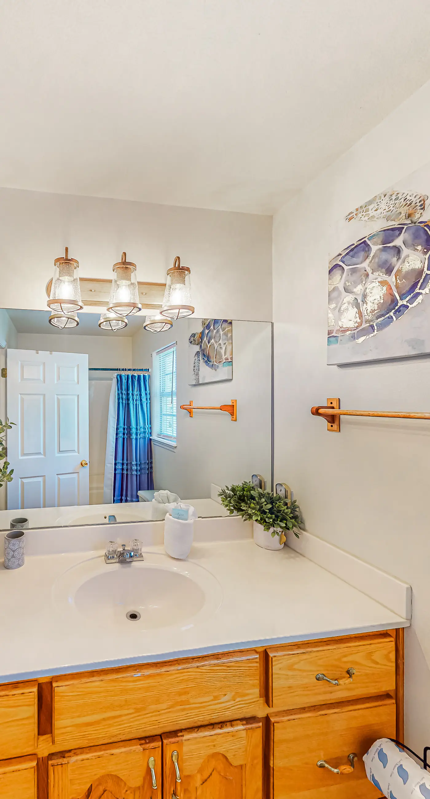 Inviting home near the beach with large decks & charming interior - dog-friendly