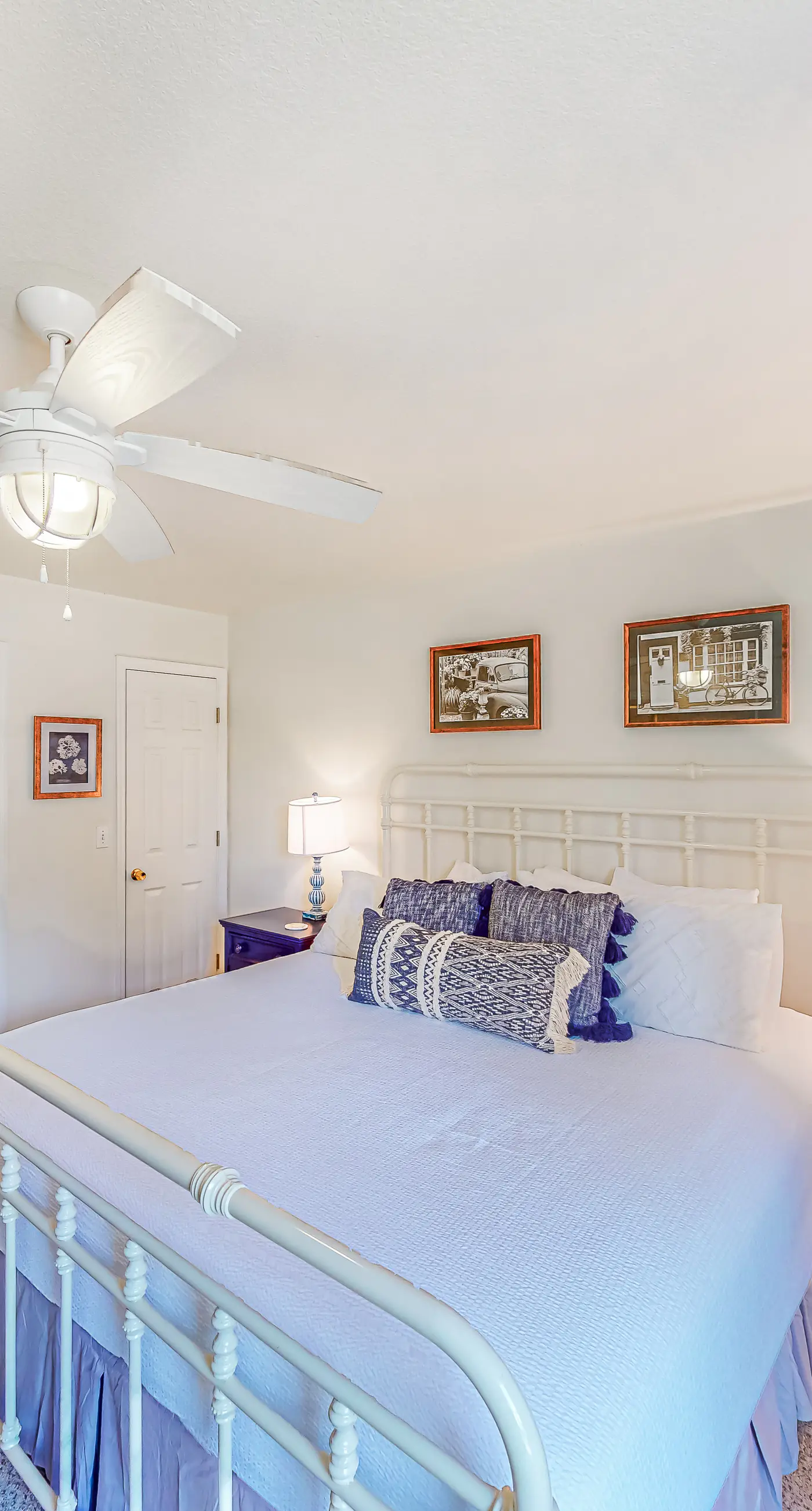 Inviting home near the beach with large decks & charming interior - dog-friendly