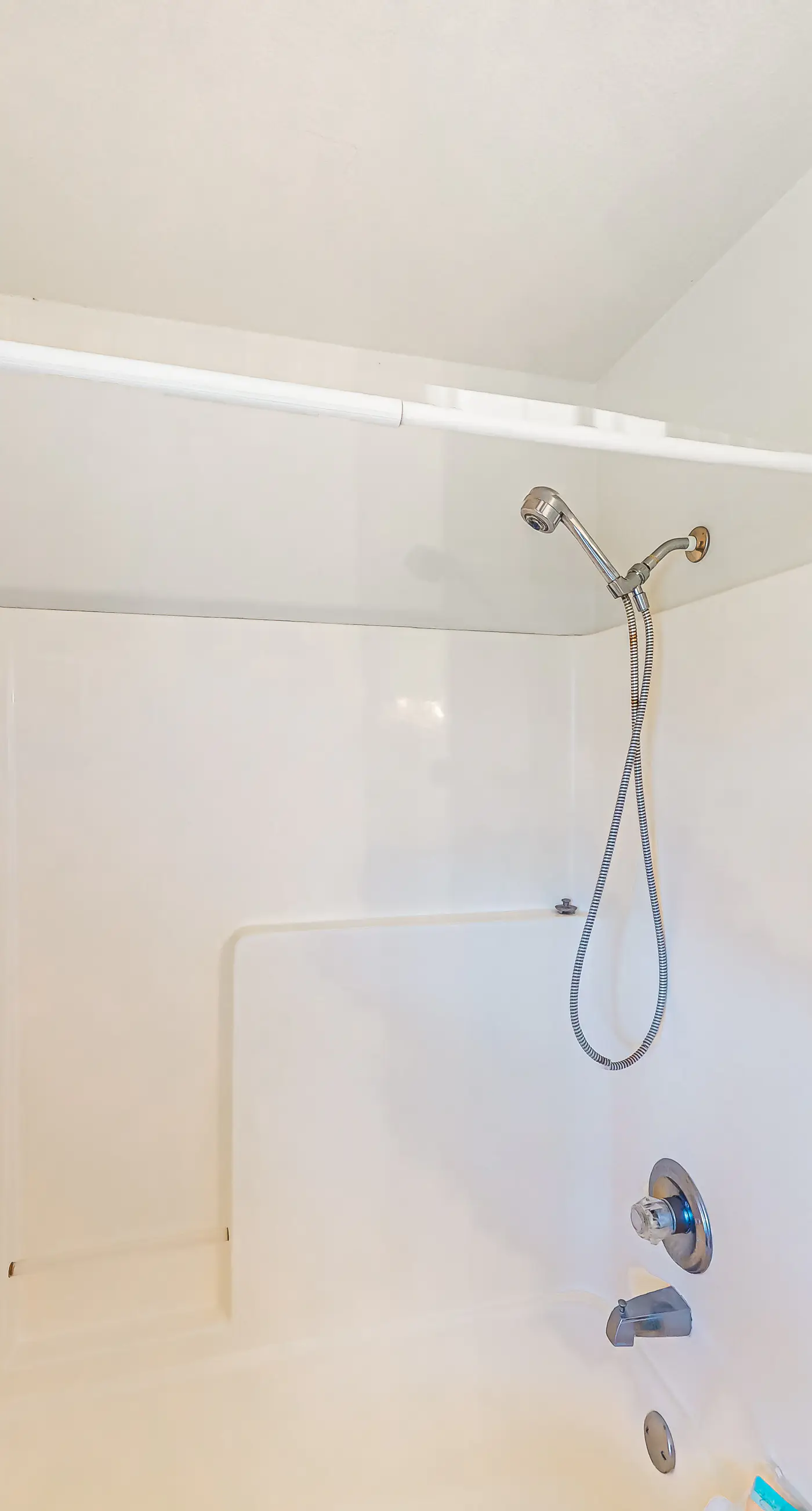 Inviting home near the beach with large decks & charming interior - dog-friendly