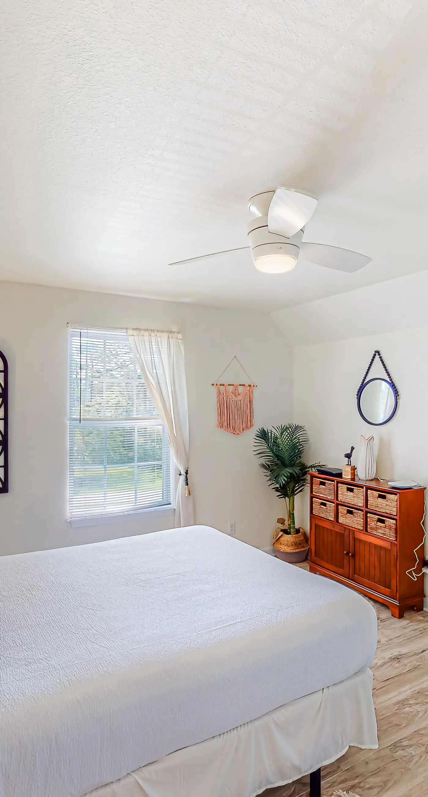 Inviting home near the beach with large decks & charming interior - dog-friendly