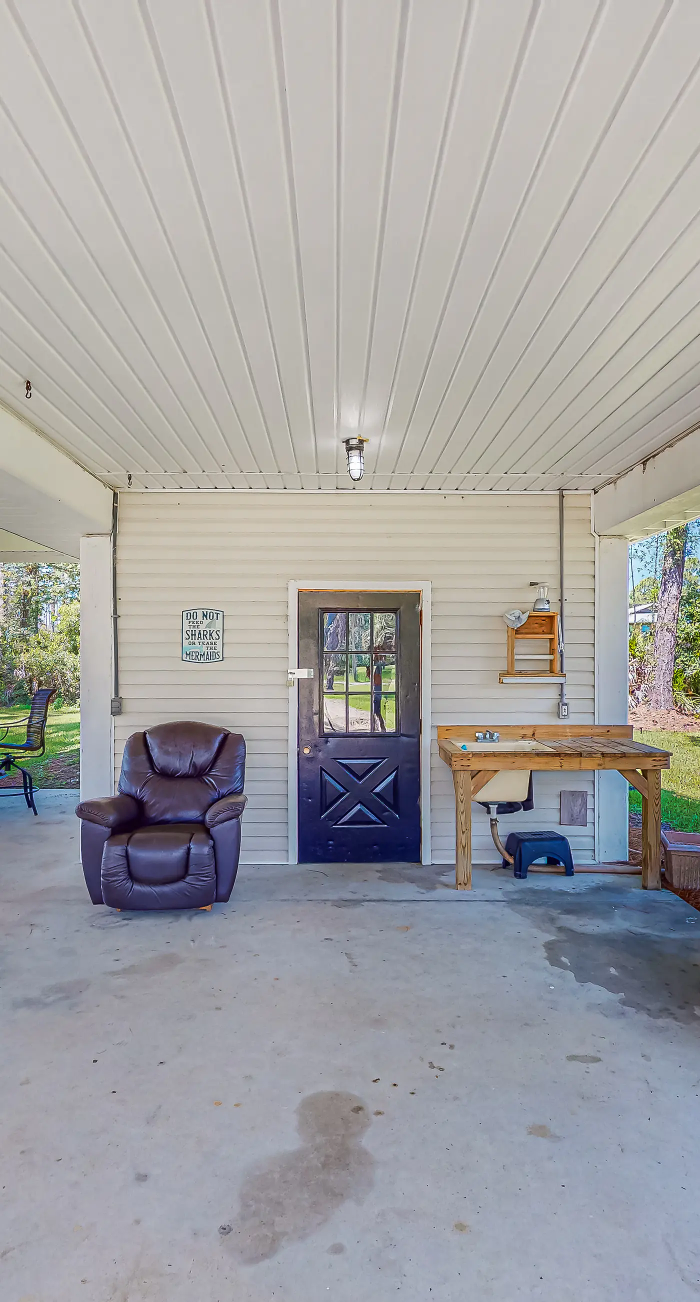 Inviting home near the beach with large decks & charming interior - dog-friendly