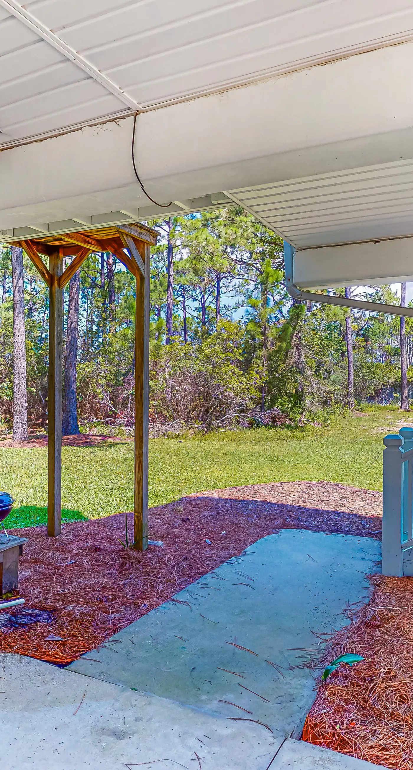 Inviting home near the beach with large decks & charming interior - dog-friendly