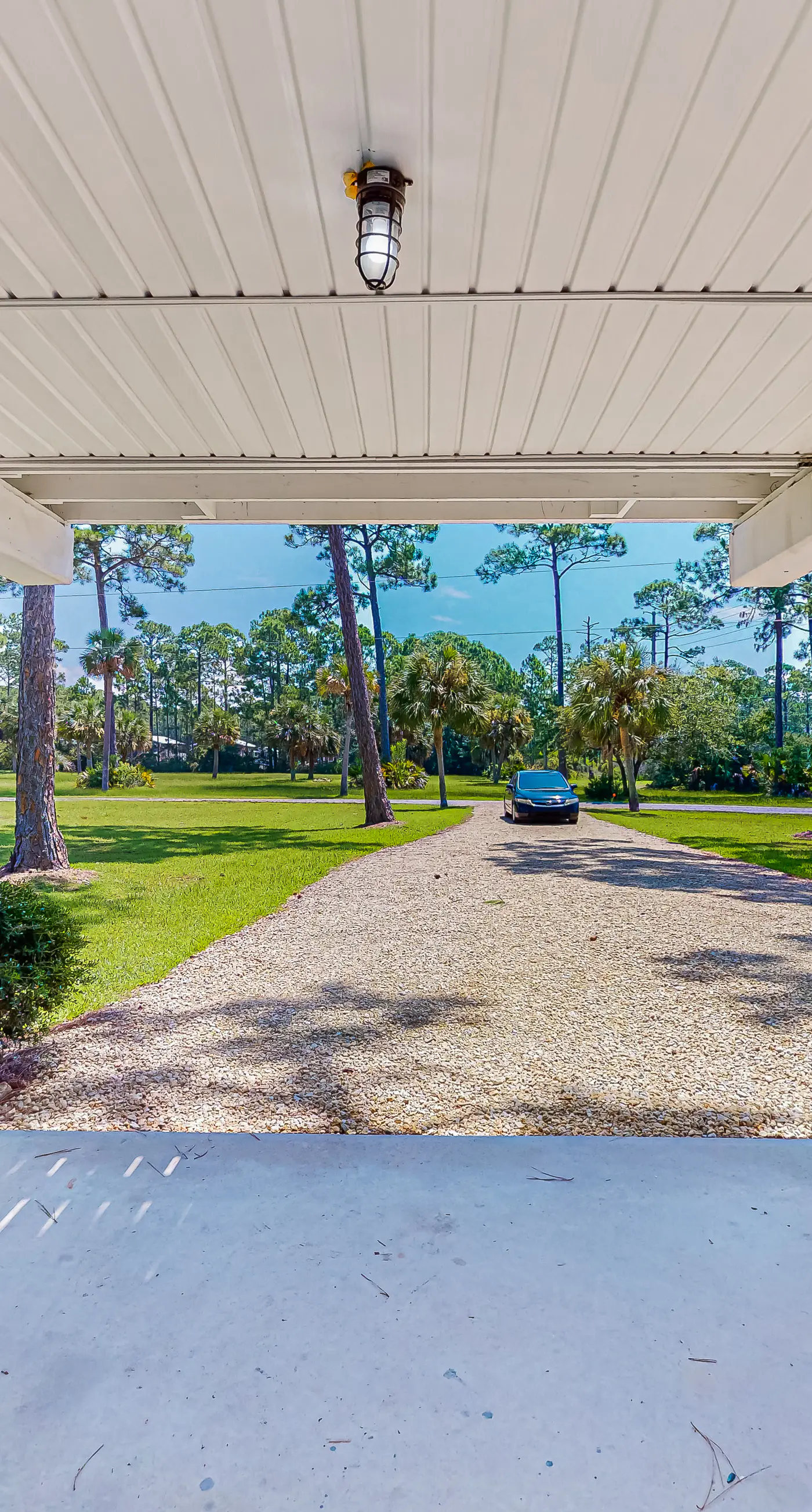 Inviting home near the beach with large decks & charming interior - dog-friendly