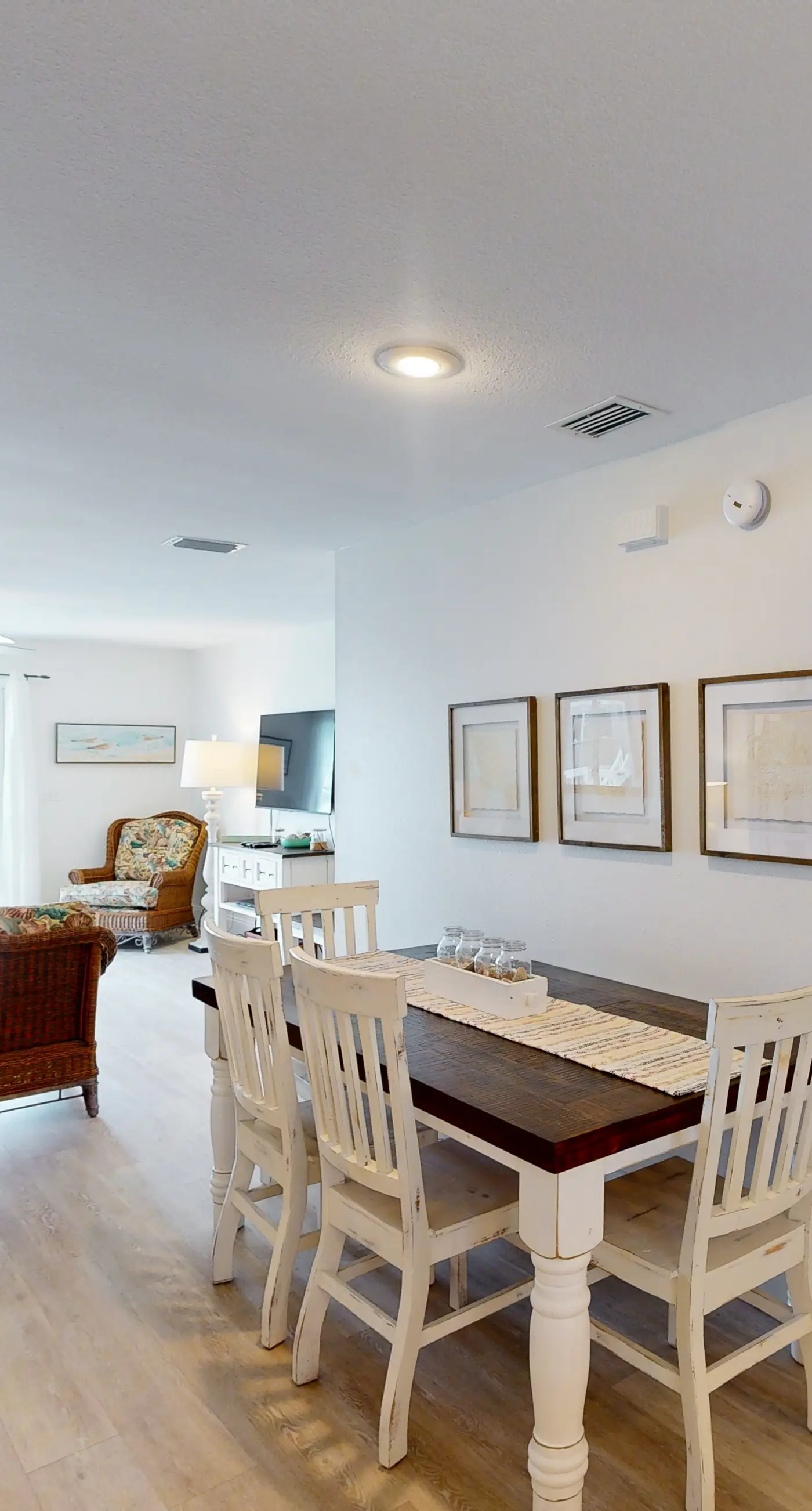 Gorgeous coastal home with shared pool and easy beach access