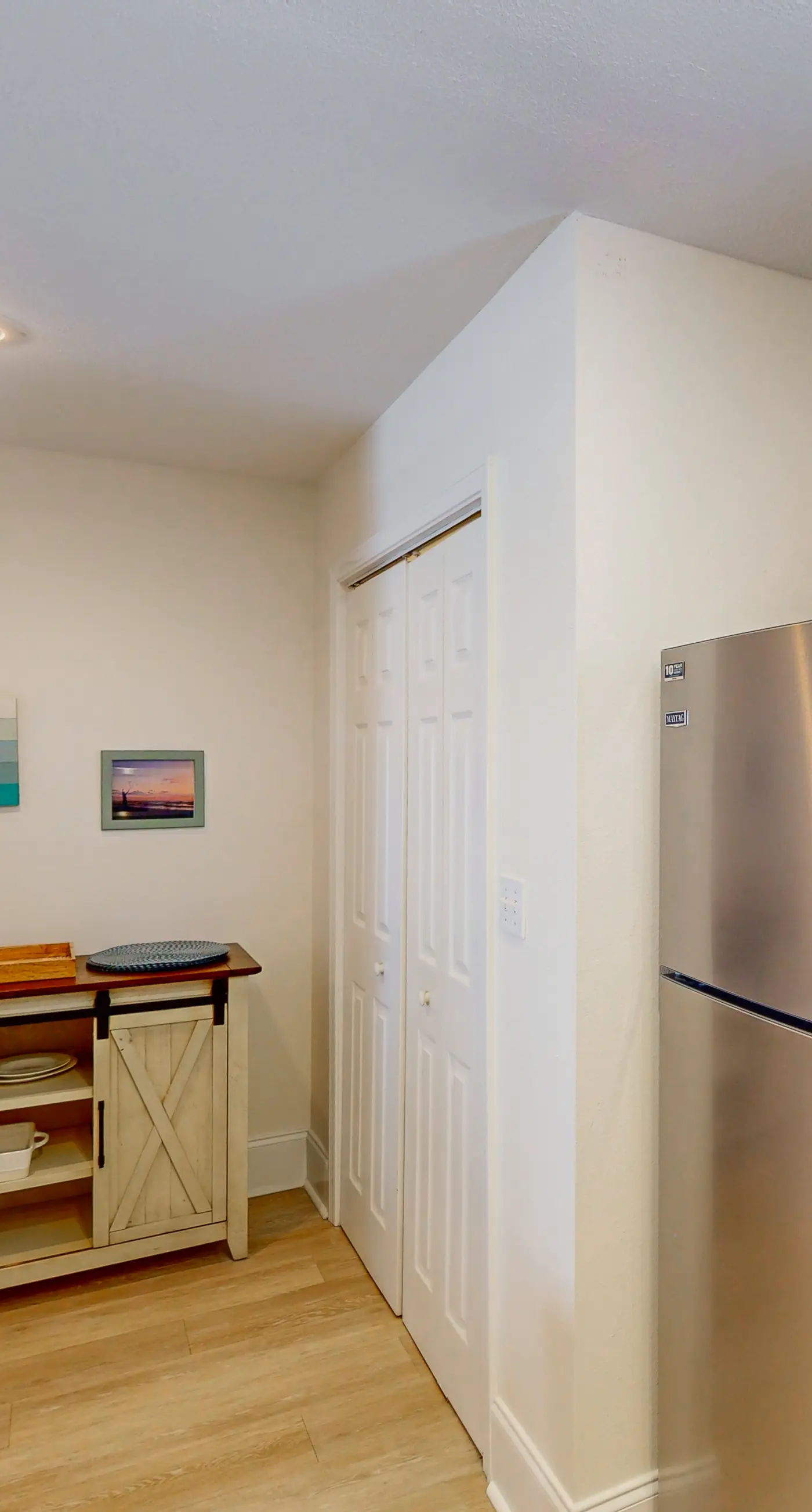 Gorgeous coastal home with shared pool and easy beach access