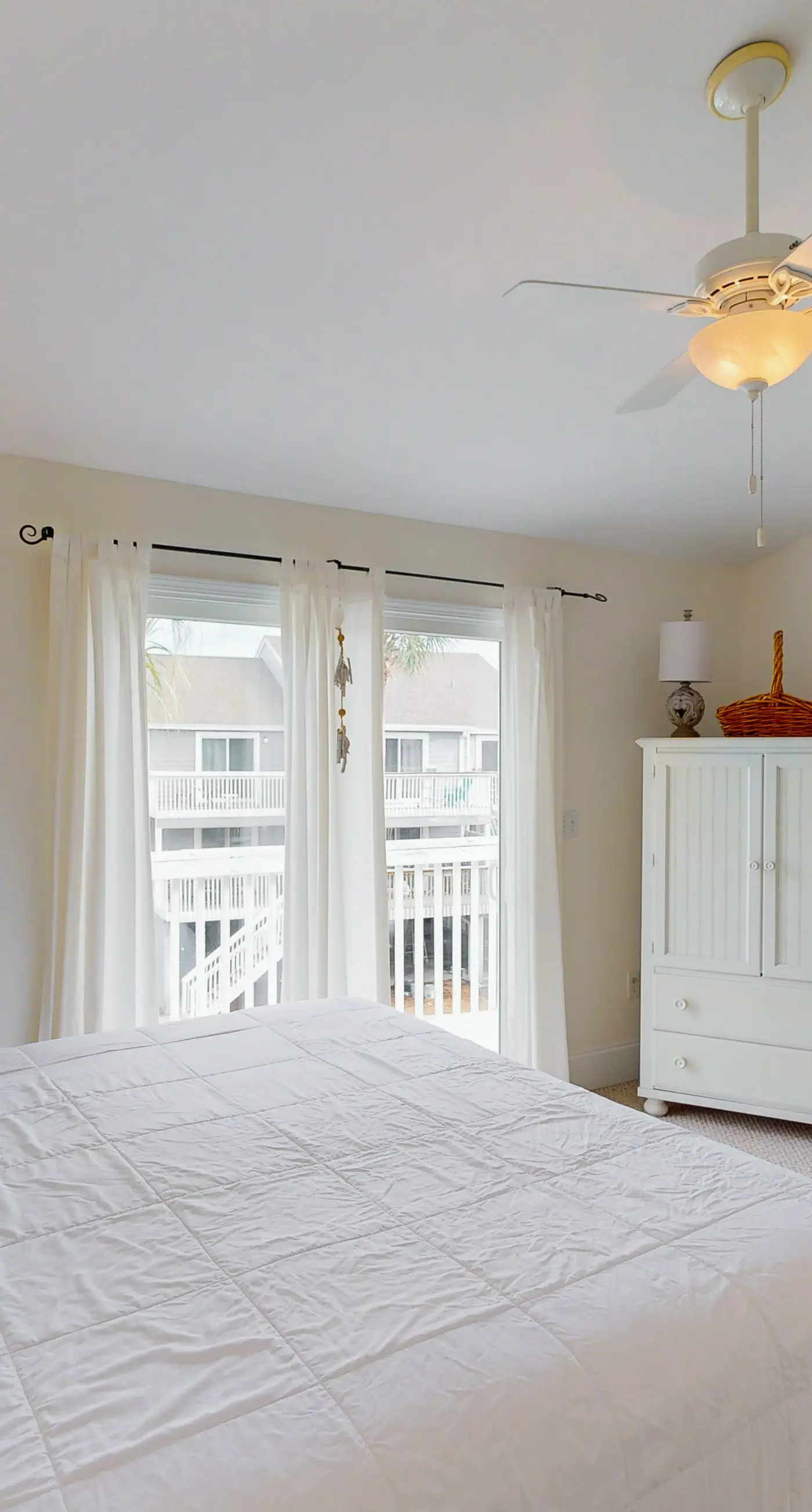 Gorgeous coastal home with shared pool and easy beach access