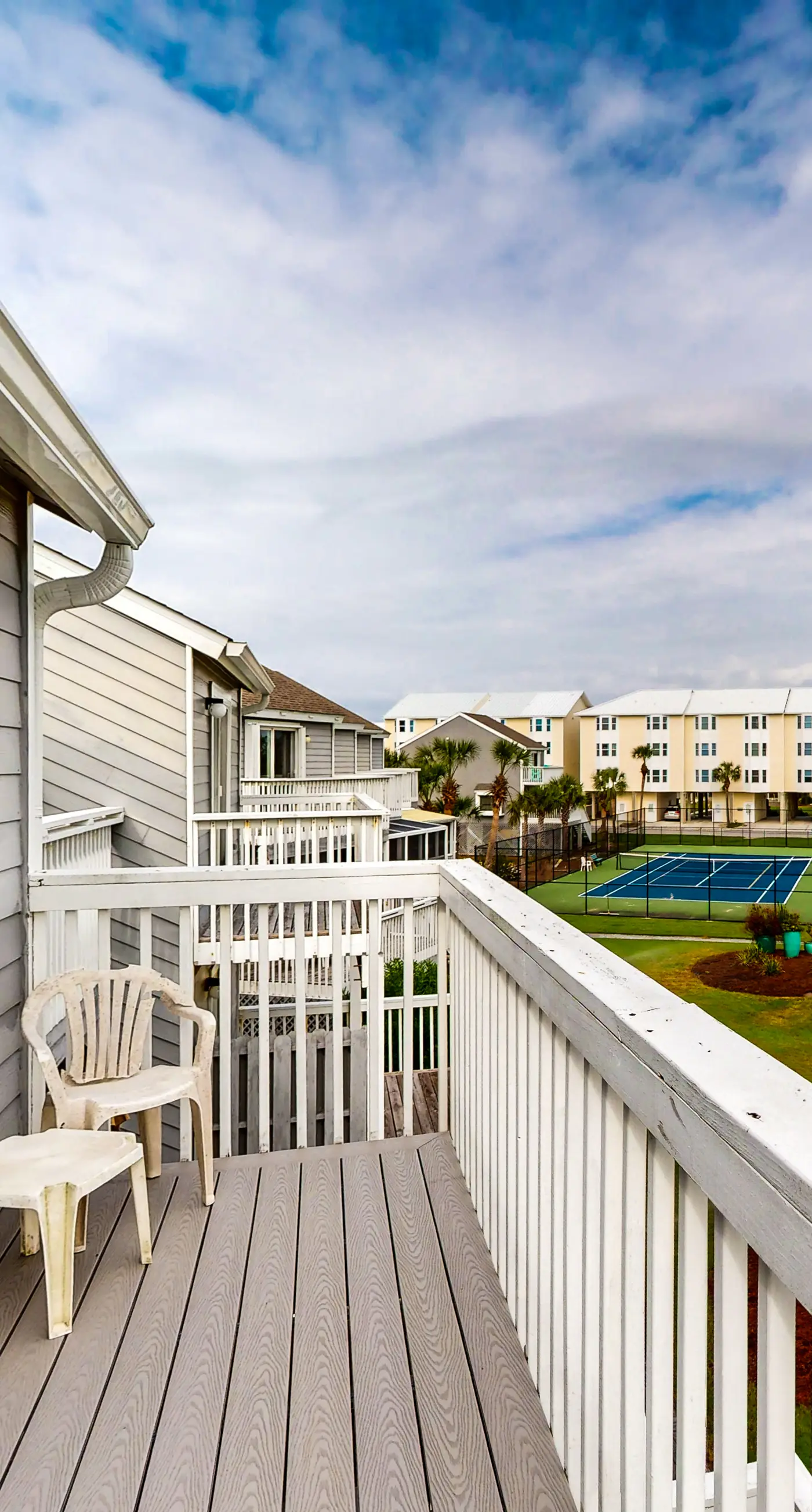 Gorgeous coastal home with shared pool and easy beach access