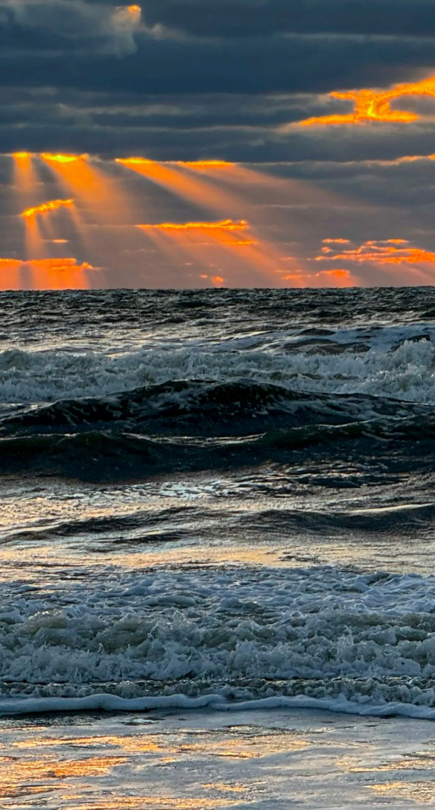 Gorgeous coastal home with shared pool and easy beach access