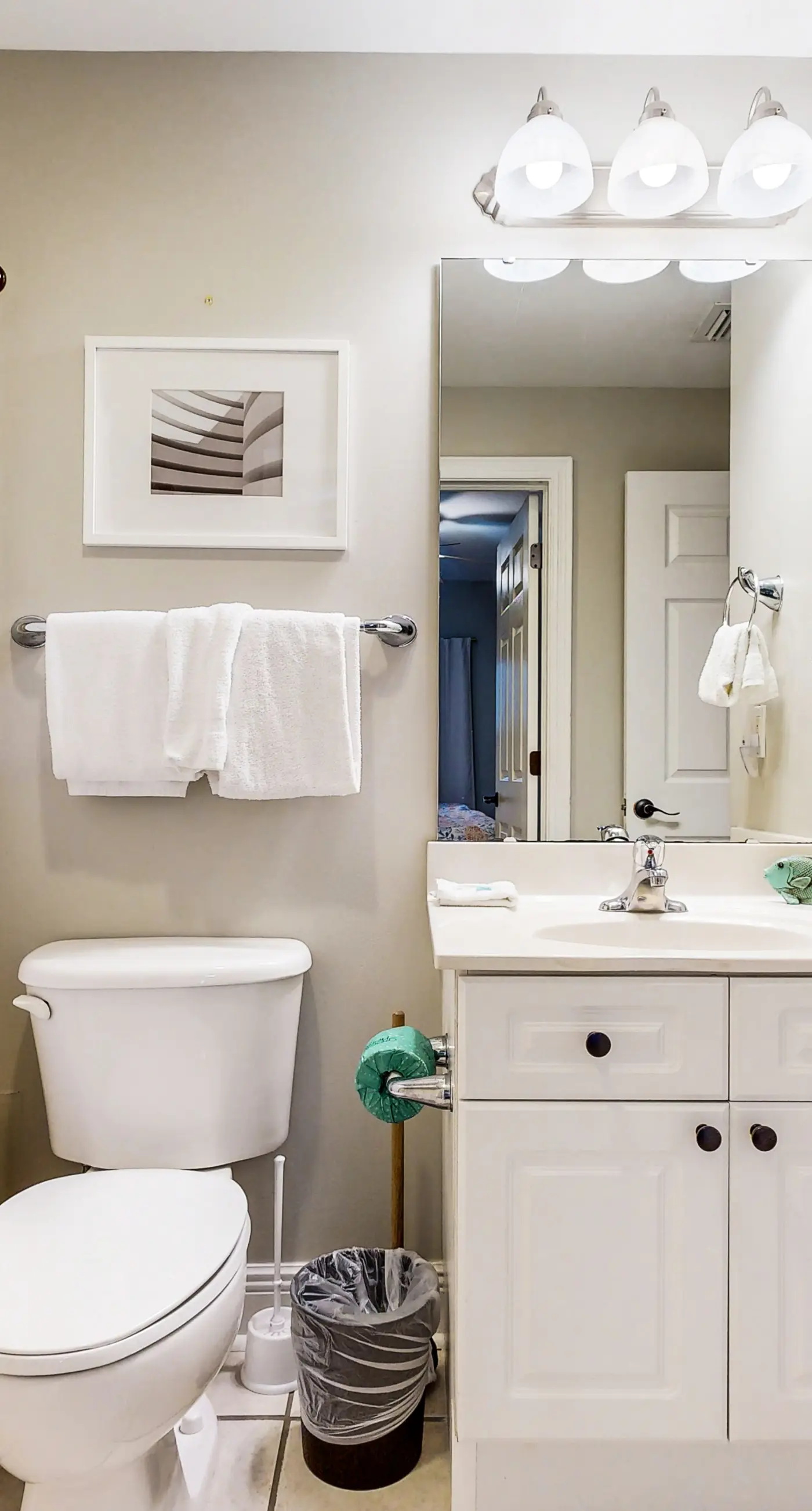 Gulf-front condo with washer/dryer, pools, hot tub, fitness room, & beach access