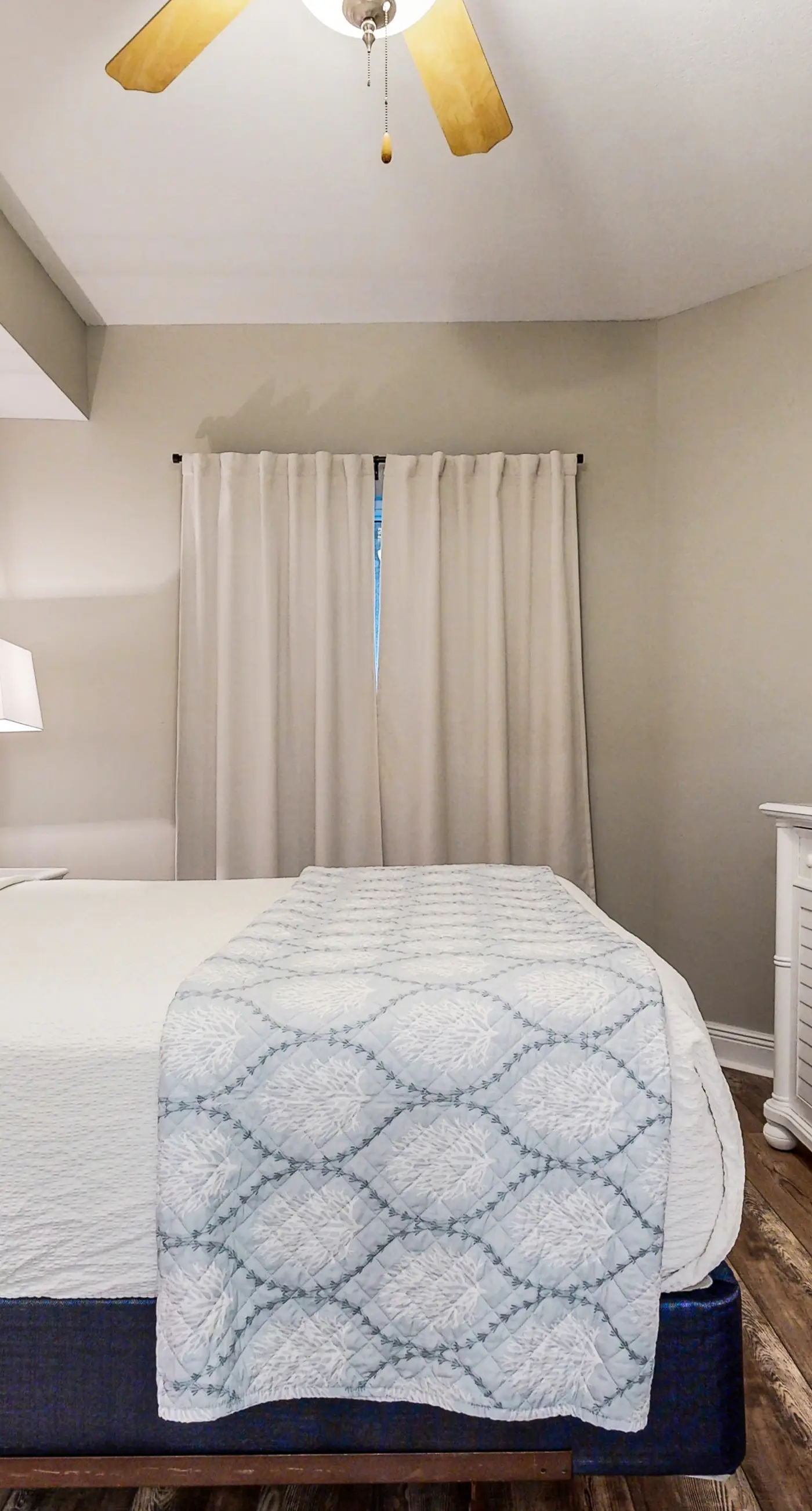 Gulf-front condo with washer/dryer, pools, hot tub, fitness room, & beach access