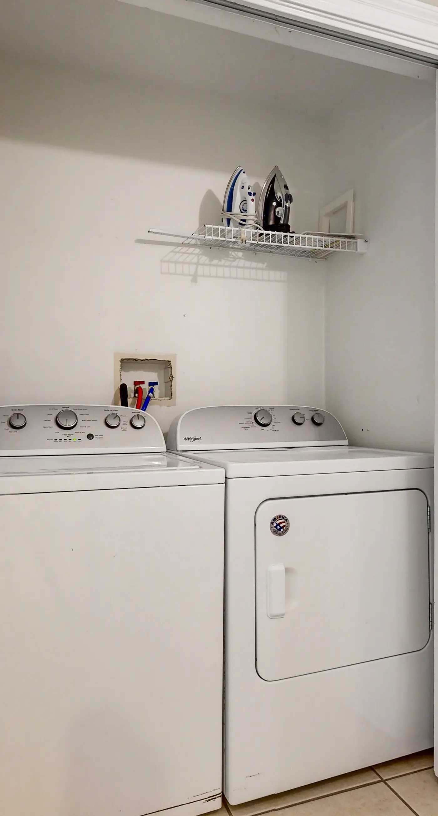 Gulf-front condo with washer/dryer, pools, hot tub, fitness room, & beach access