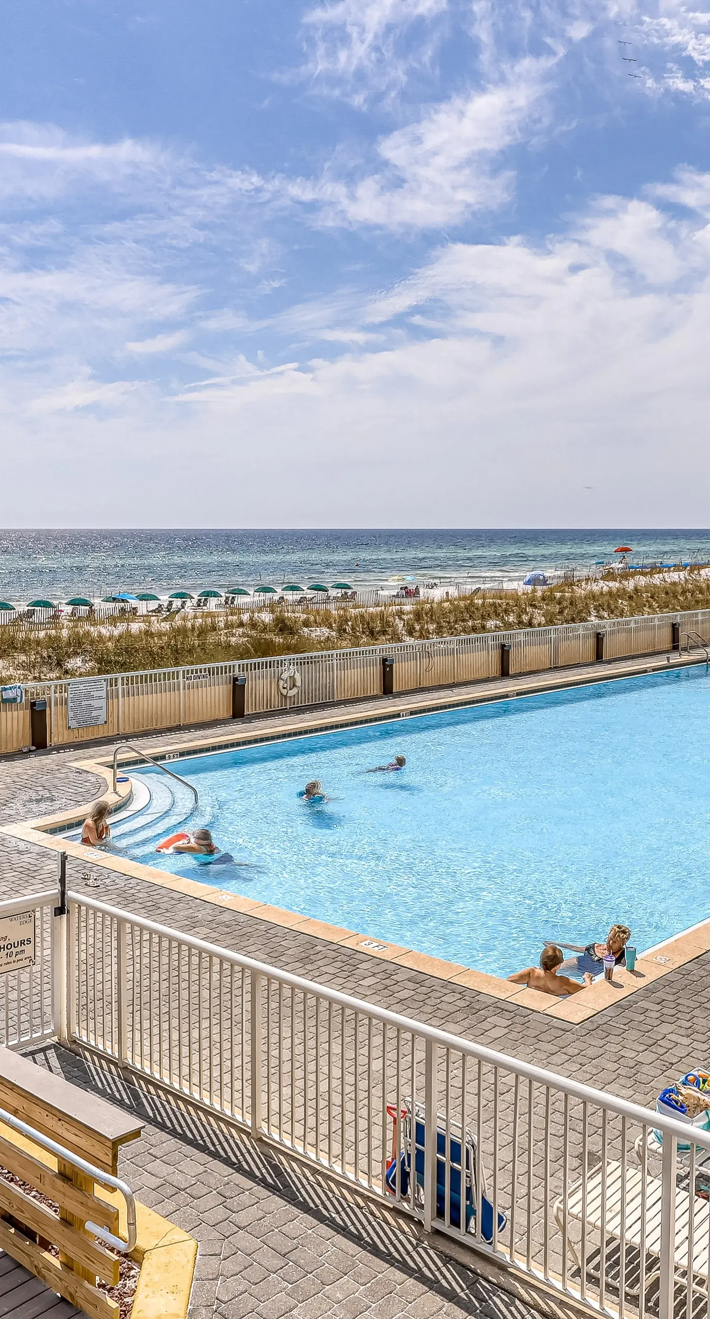 Beachfront 3rd Floor Condo w/Private Balcony, Shared Heated Pool, Beach Access