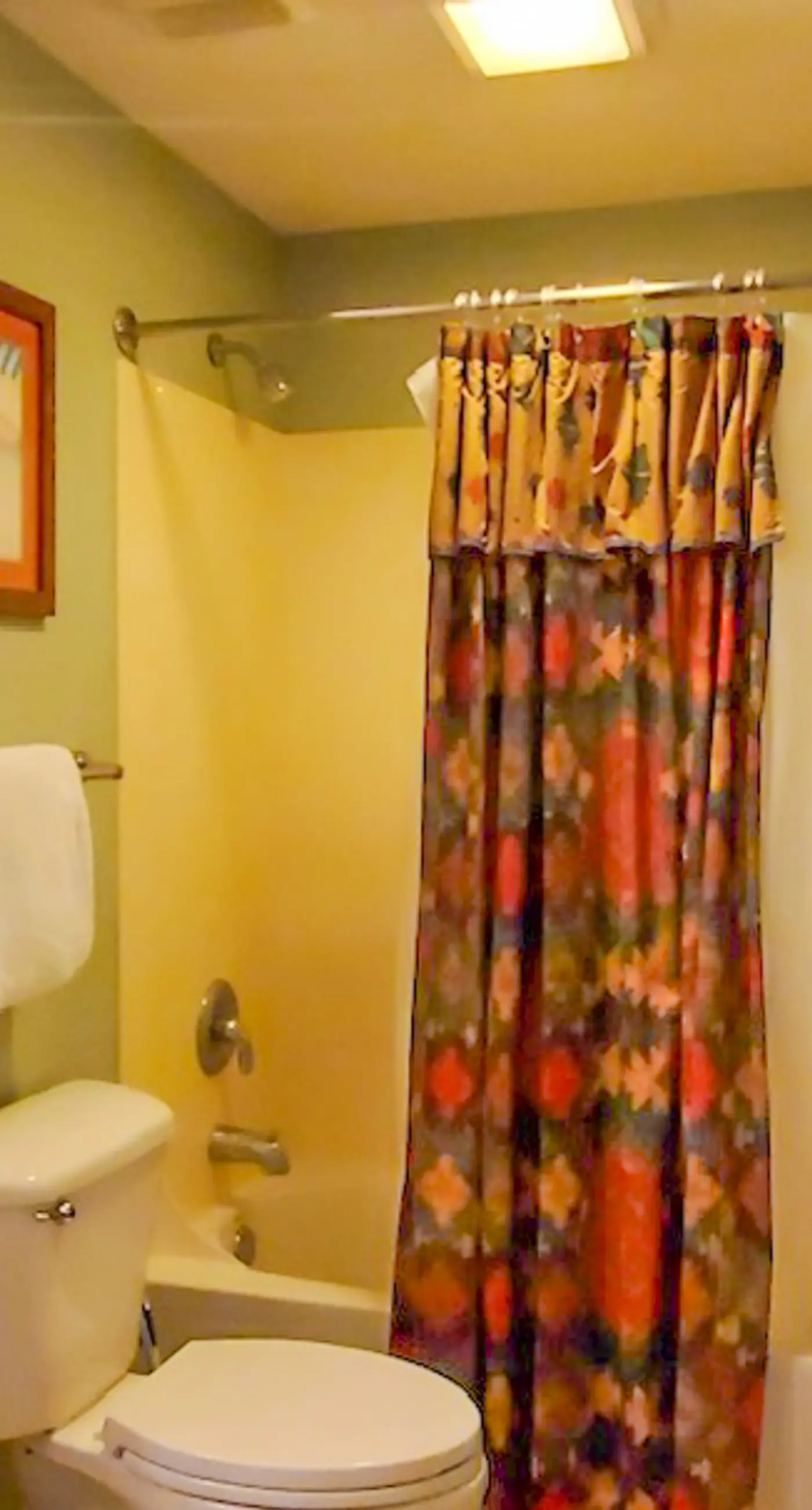 Beachfront 3rd Floor Condo w/Private Balcony, Shared Heated Pool, Beach Access