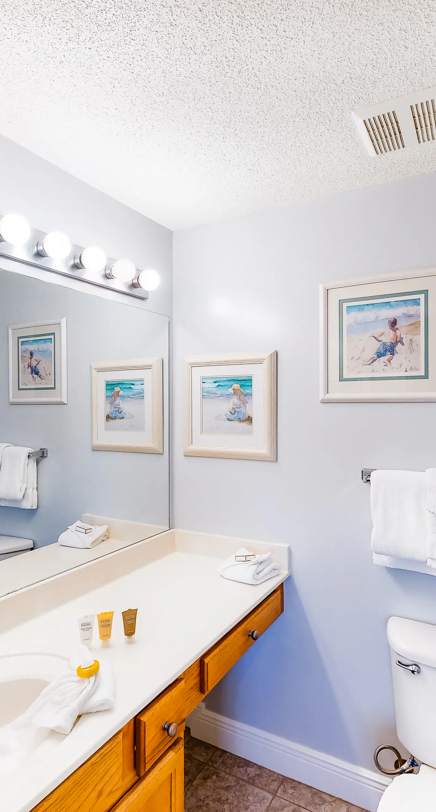 Spacious coastal condo on Okaloosa Island with Gulf-front views - steps to beach