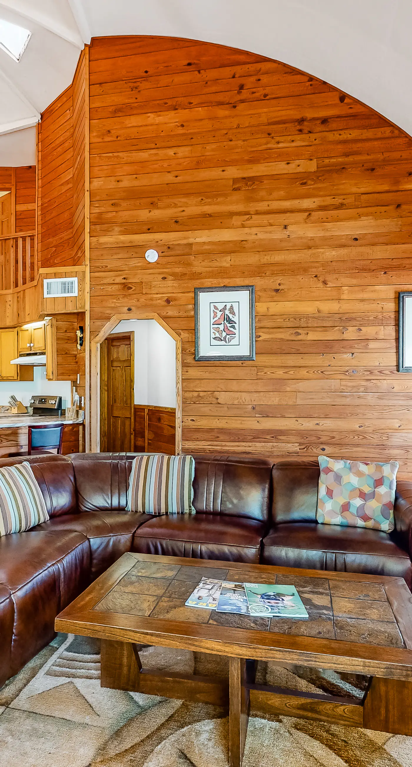 Unique waterfront home with wraparound deck and private grill - free WiFi