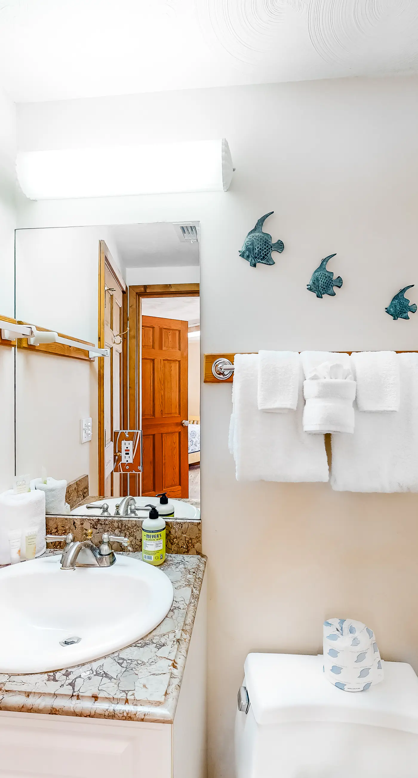 Unique waterfront home with wraparound deck and private grill - free WiFi