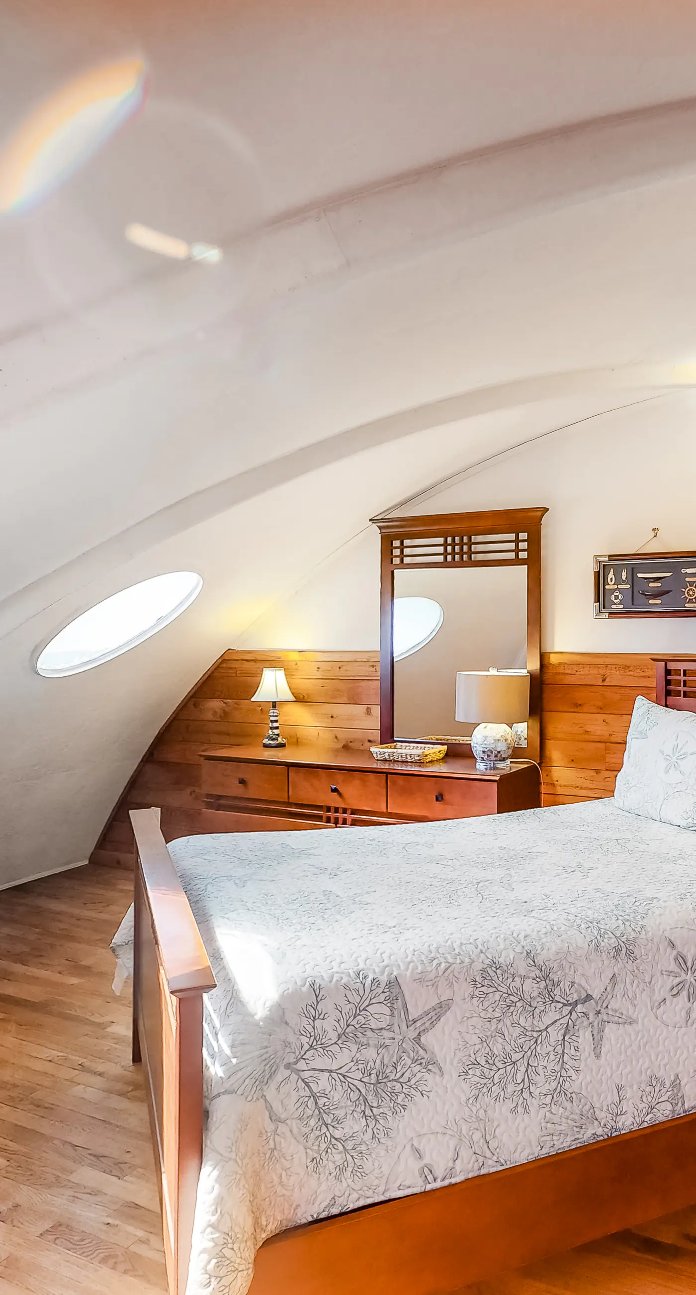 Unique waterfront home with wraparound deck and private grill - free WiFi