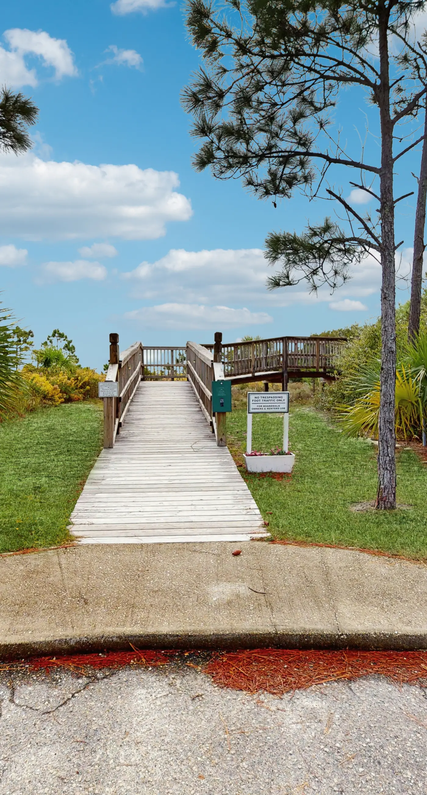 Spacious dog-friendly home with community pool, deck, & WiFi - minutes to beach