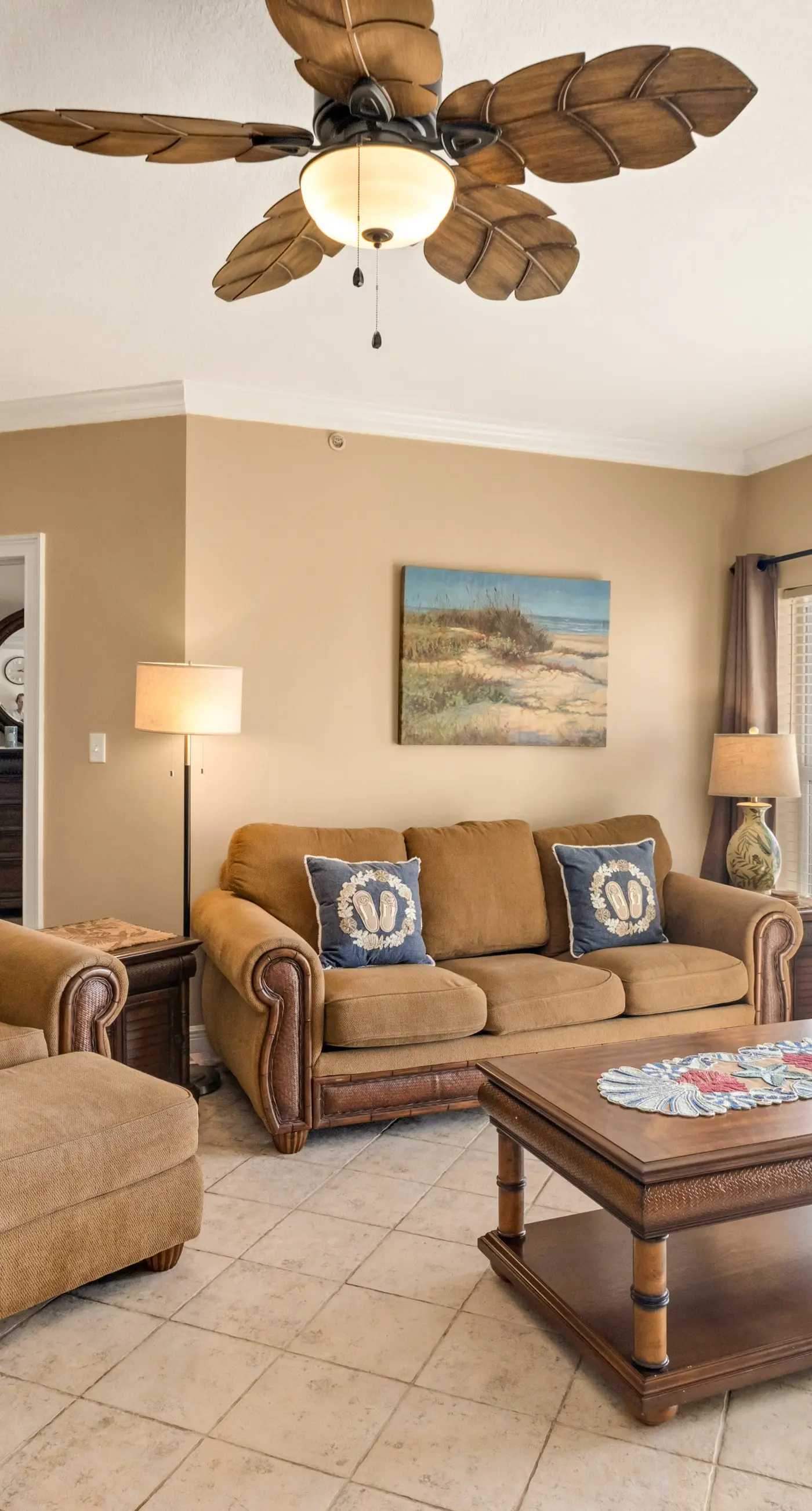 Beautiful Condo with Hot Tub & Pool - Walk to Beach, Snowbirds Welcome