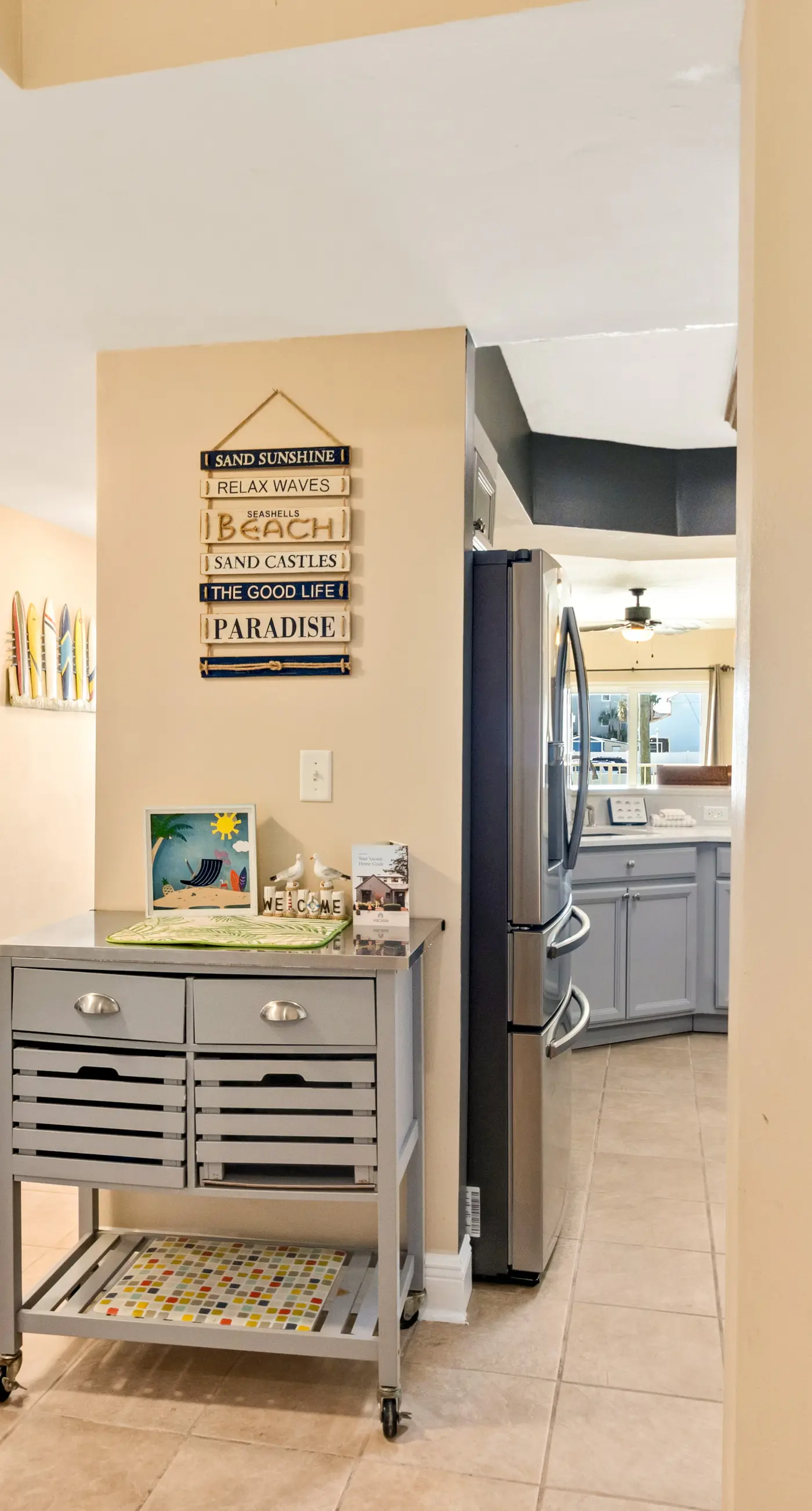 Beautiful Condo with Hot Tub & Pool - Walk to Beach, Snowbirds Welcome