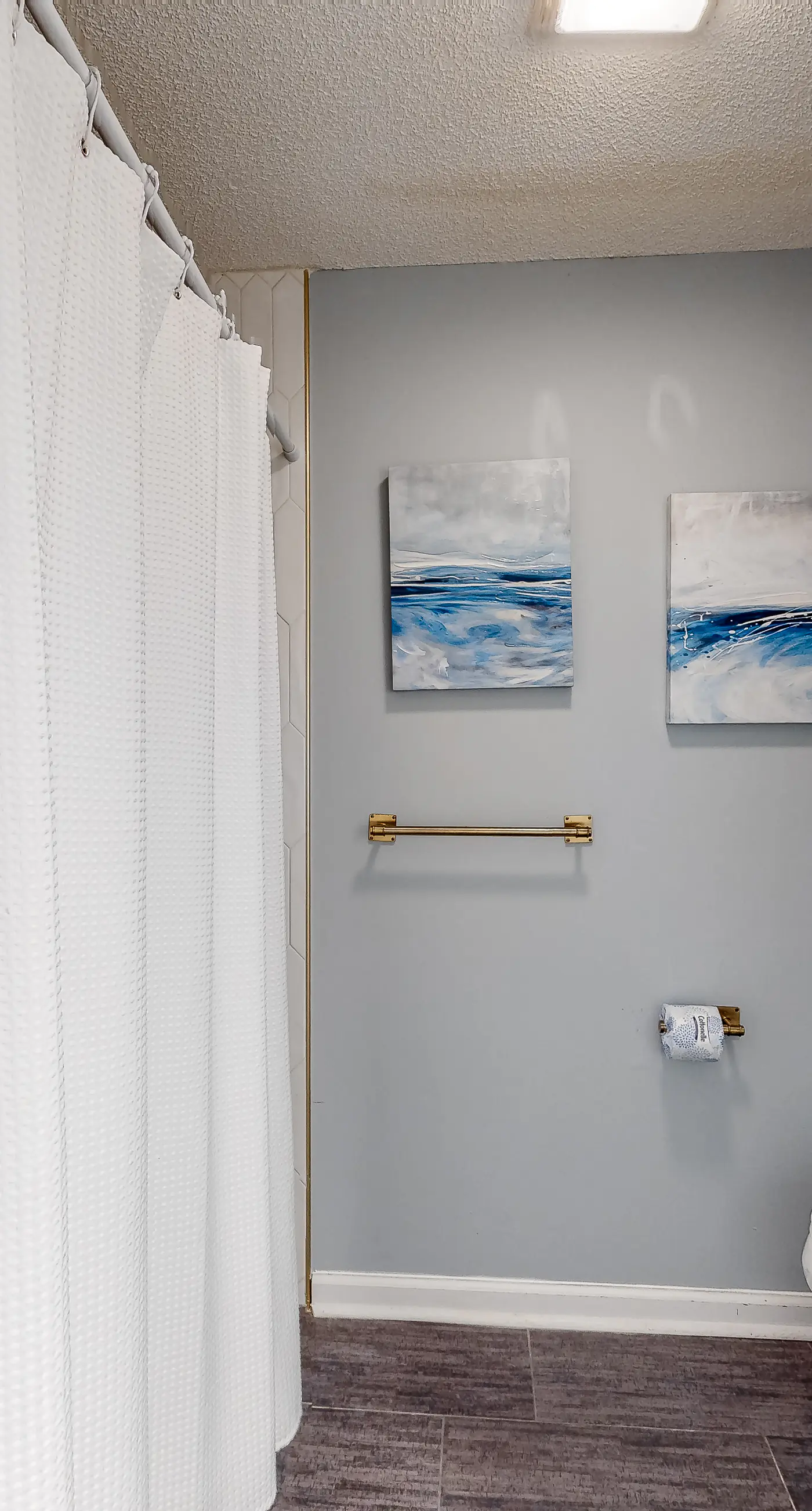 Poolside dog-friendly townhouse with partial Gulf views, on-site pool & grills