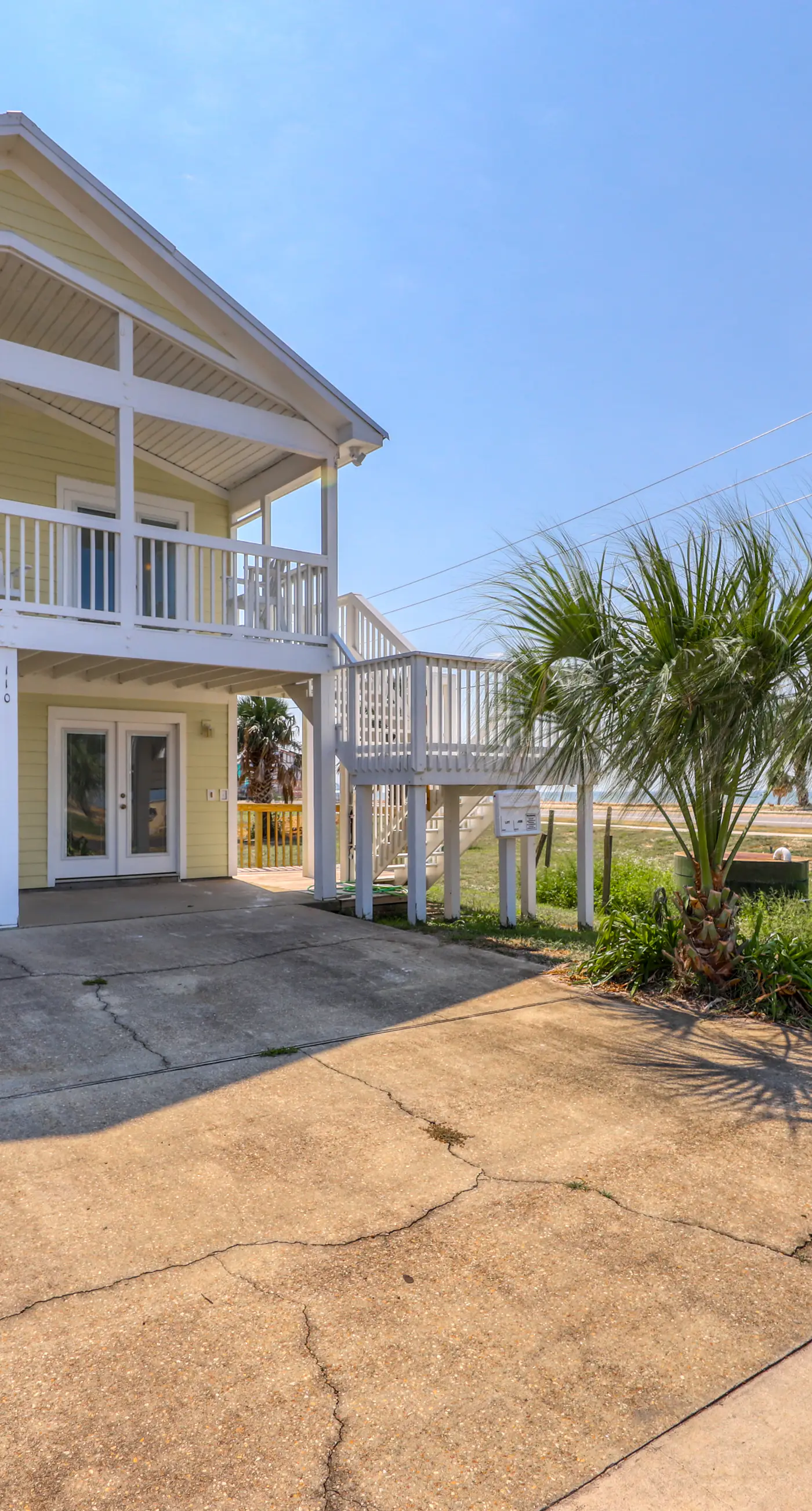 Dog-friendly coastal home w/ a game room and covered patio