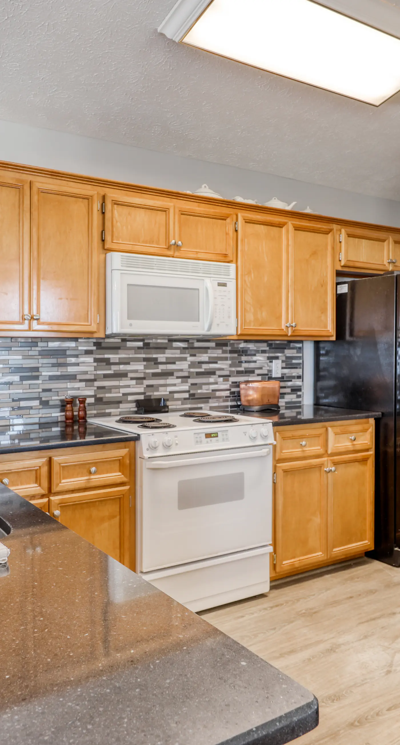 Dog-friendly coastal home w/ a game room and covered patio