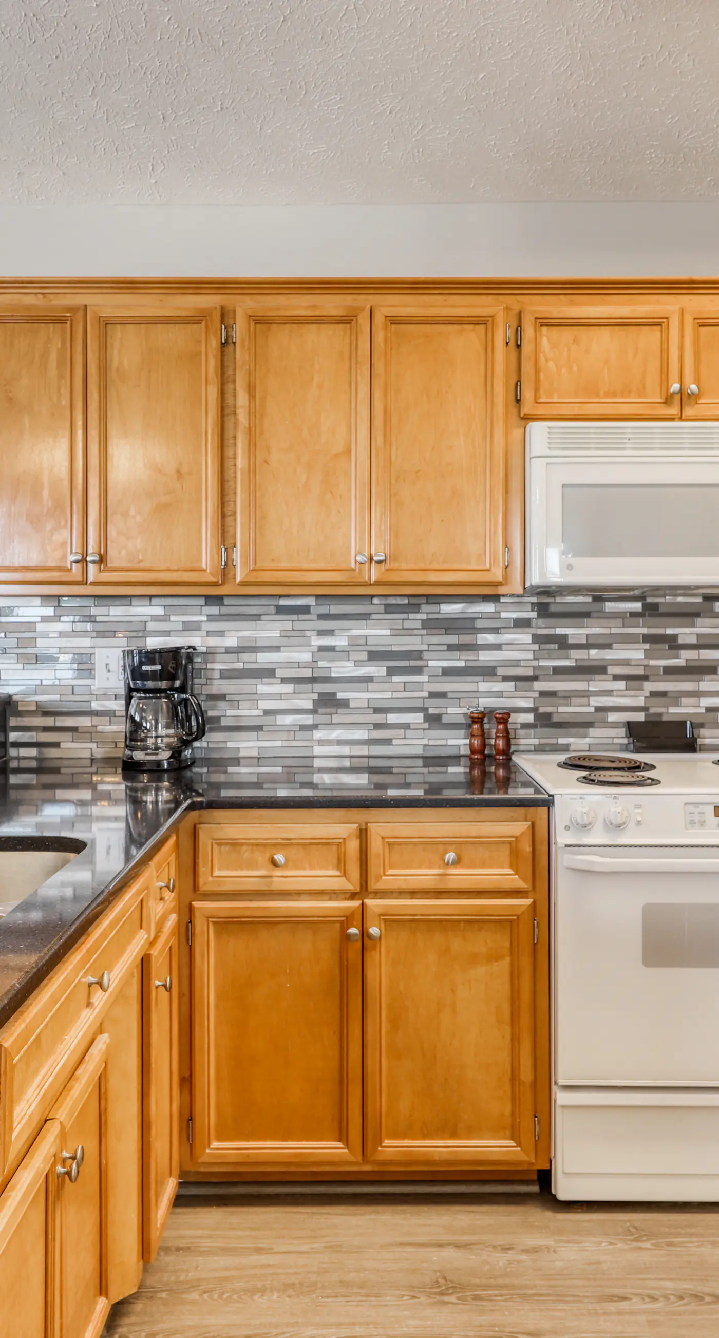 Dog-friendly coastal home w/ a game room and covered patio