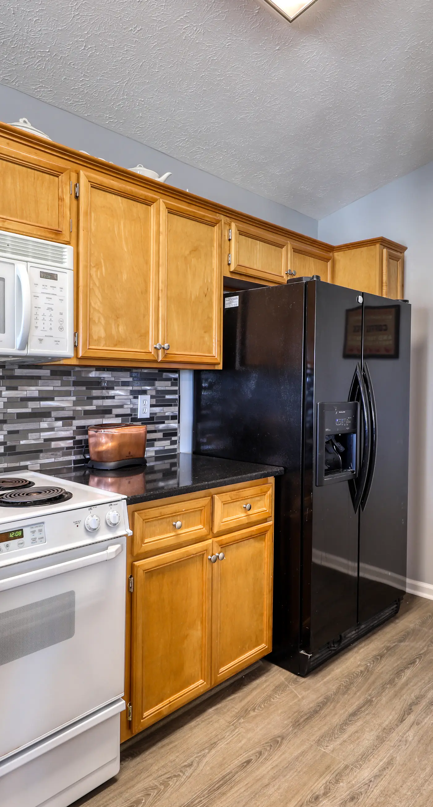 Dog-friendly coastal home w/ a game room and covered patio