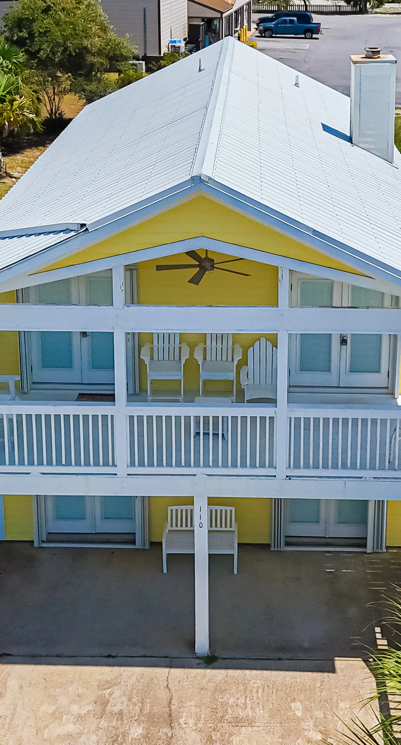 Dog-friendly coastal home w/ a game room and covered patio