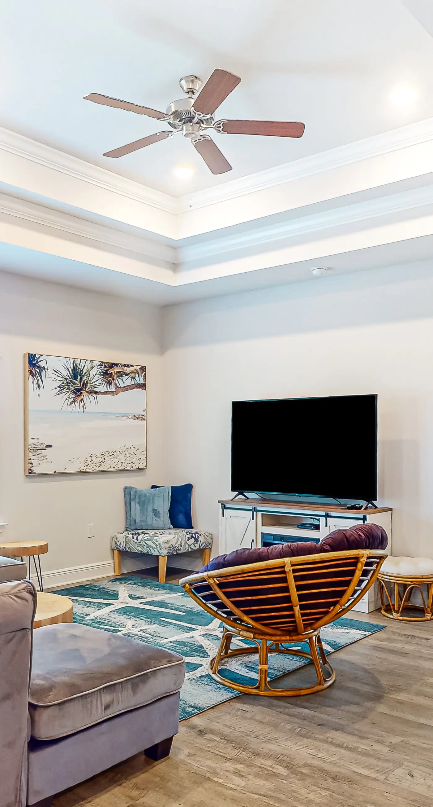 Bay-side, dog-friendly getaway with pool & themed kids rooms