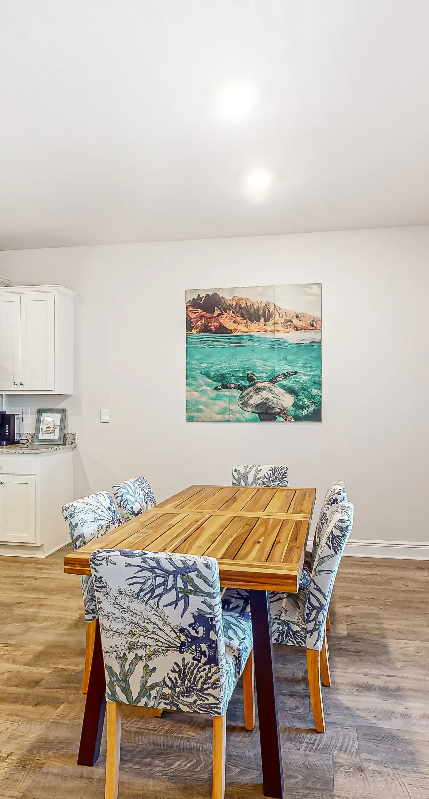 Bay-side, dog-friendly getaway with pool & themed kids rooms