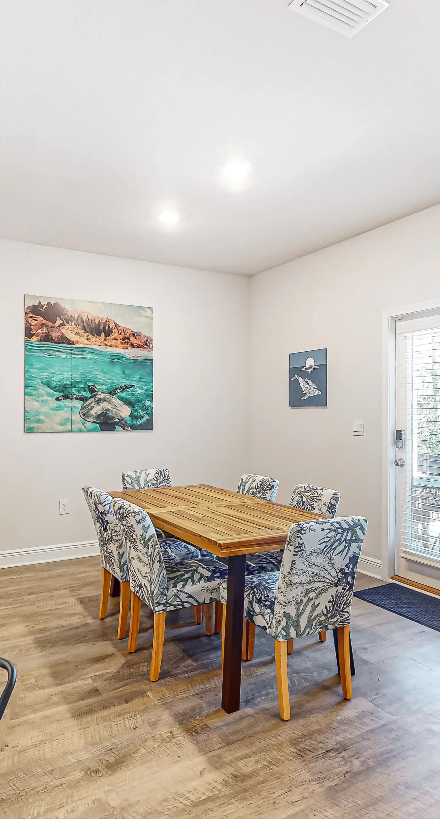 Bay-side, dog-friendly getaway with pool & themed kids rooms