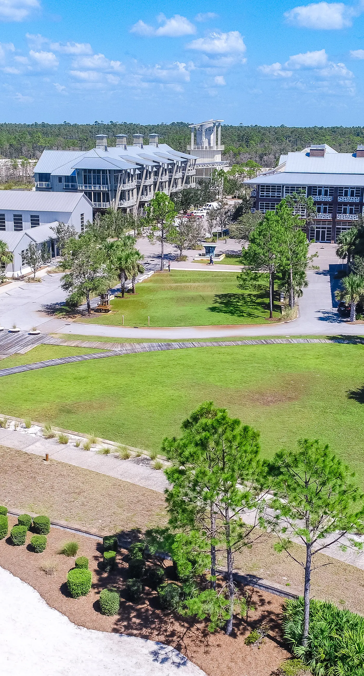 Bay-side, dog-friendly getaway with pool & themed kids rooms