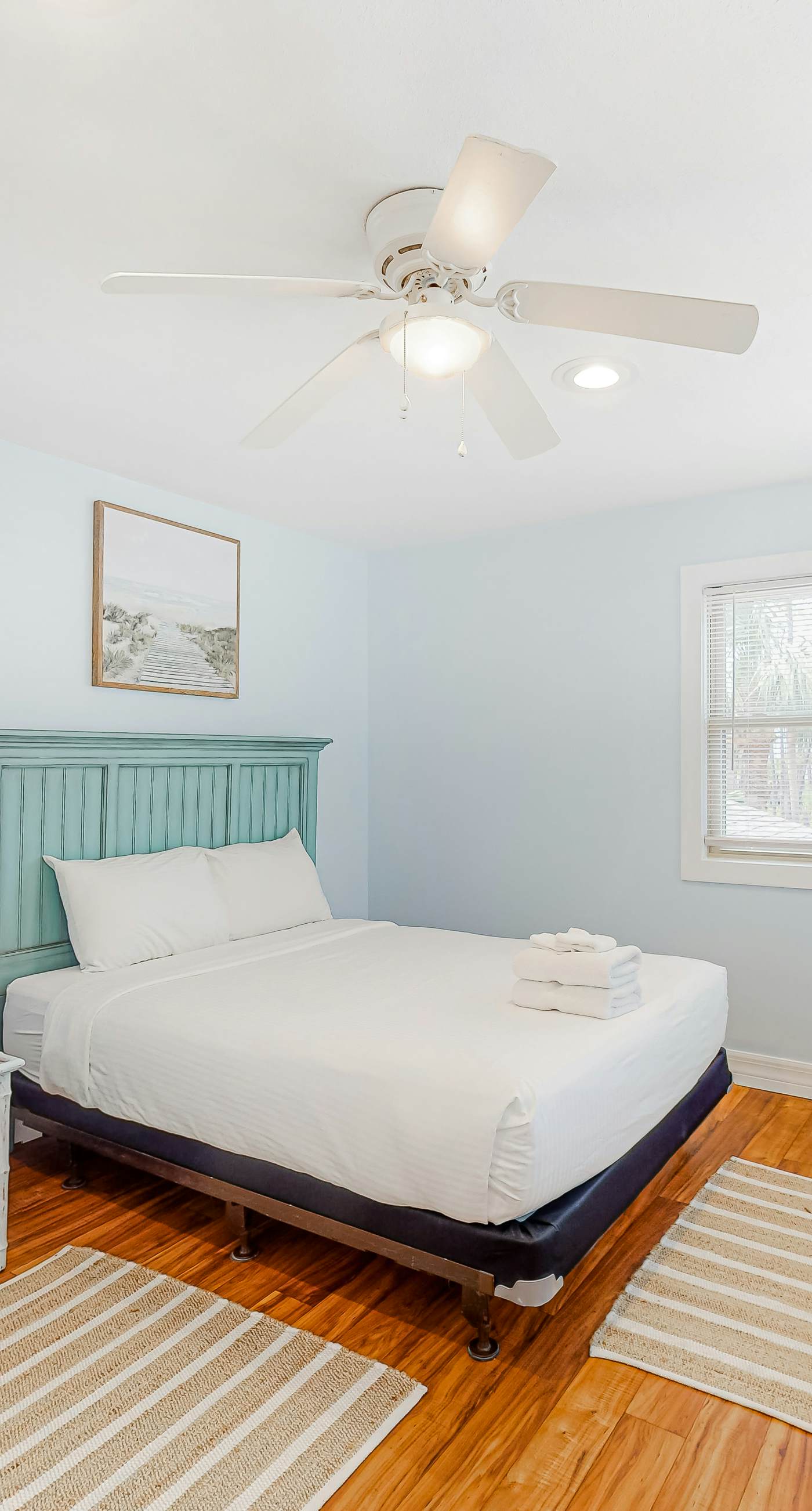 Snowbird-friendly home with a deck, hot tub, washer/dryer & central AC