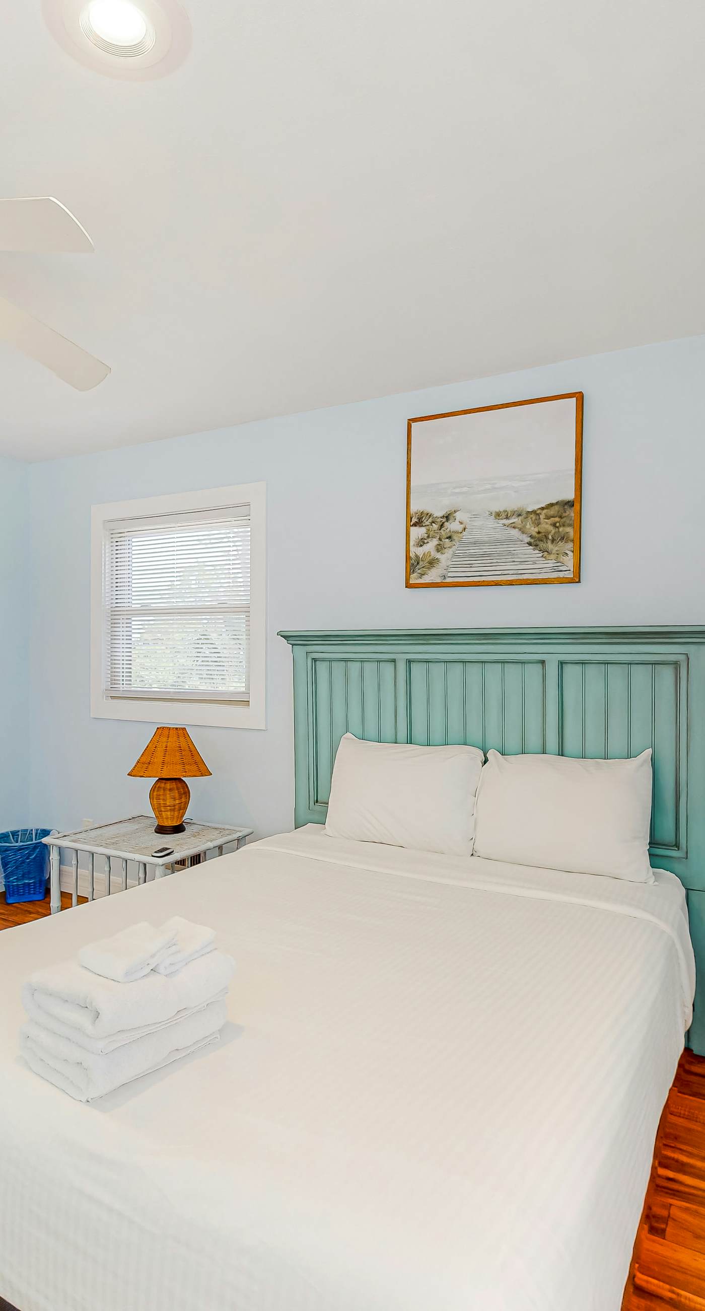 Snowbird-friendly home with a deck, hot tub, washer/dryer & central AC