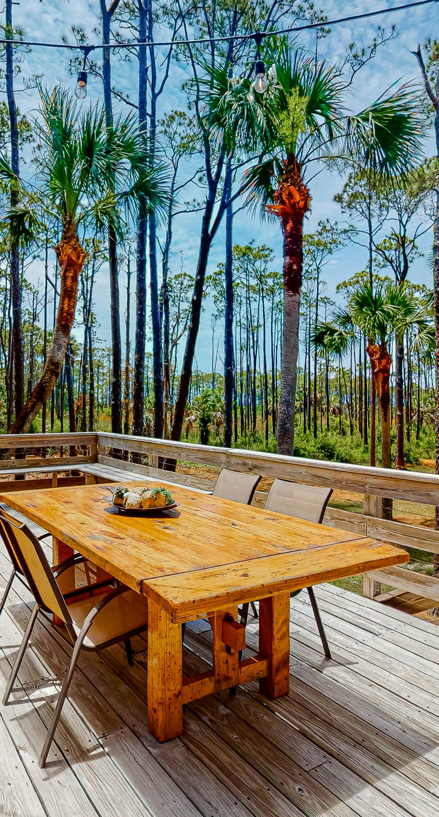 Snowbird-friendly home with a deck, hot tub, washer/dryer & central AC