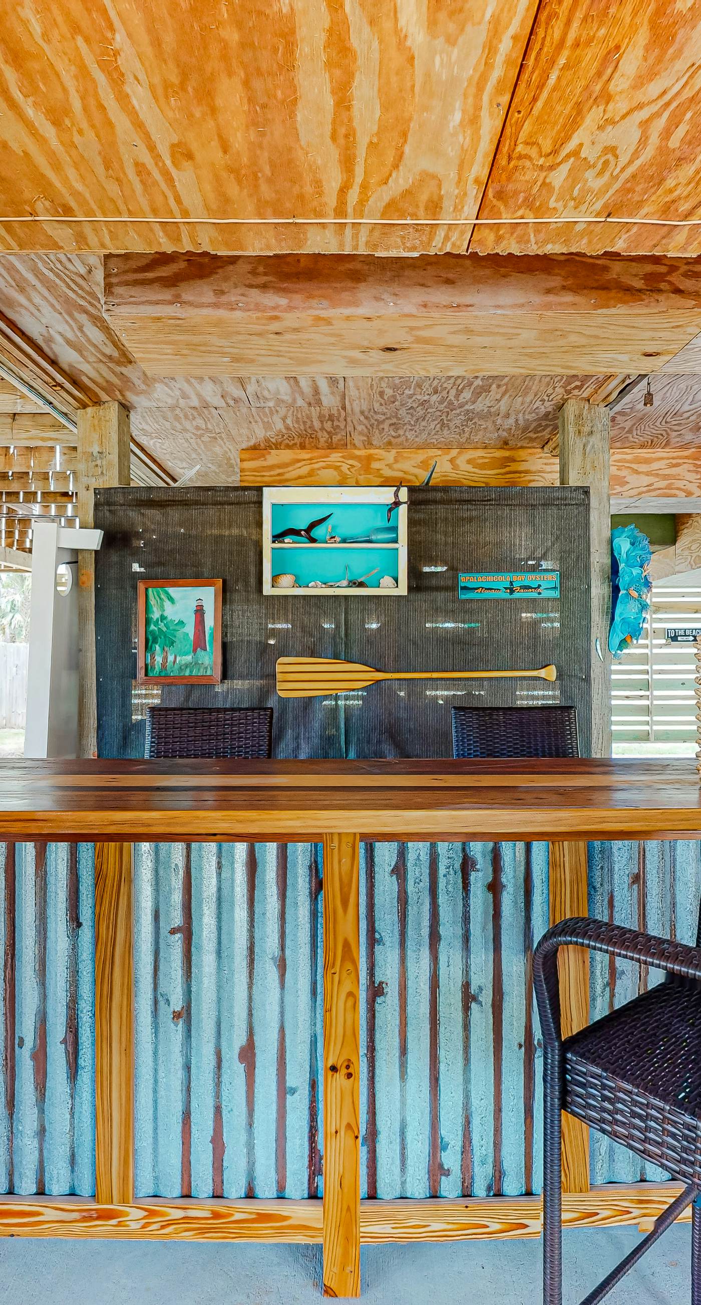 Snowbird-friendly home with a deck, hot tub, washer/dryer & central AC