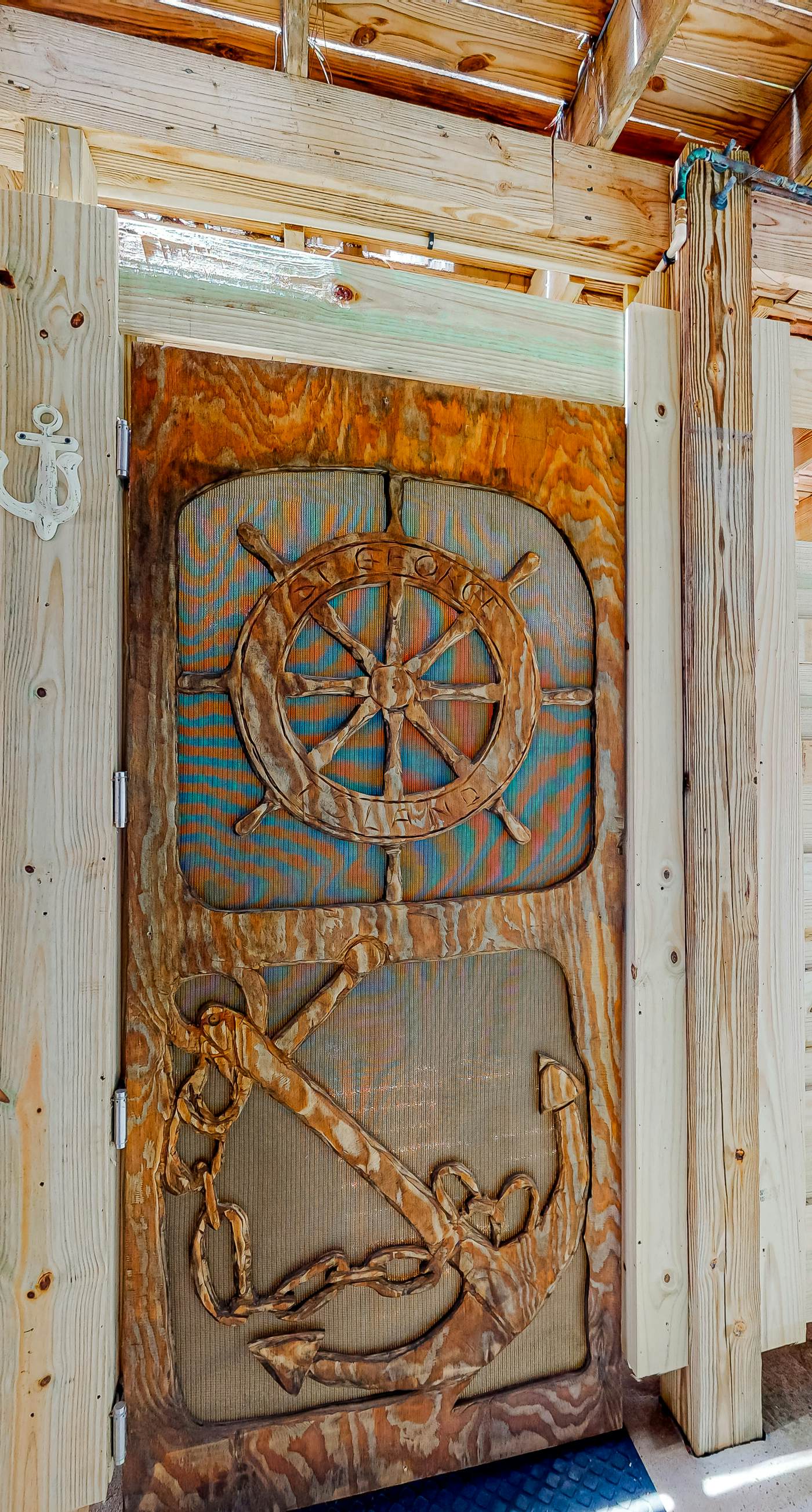 Snowbird-friendly home with a deck, hot tub, washer/dryer & central AC