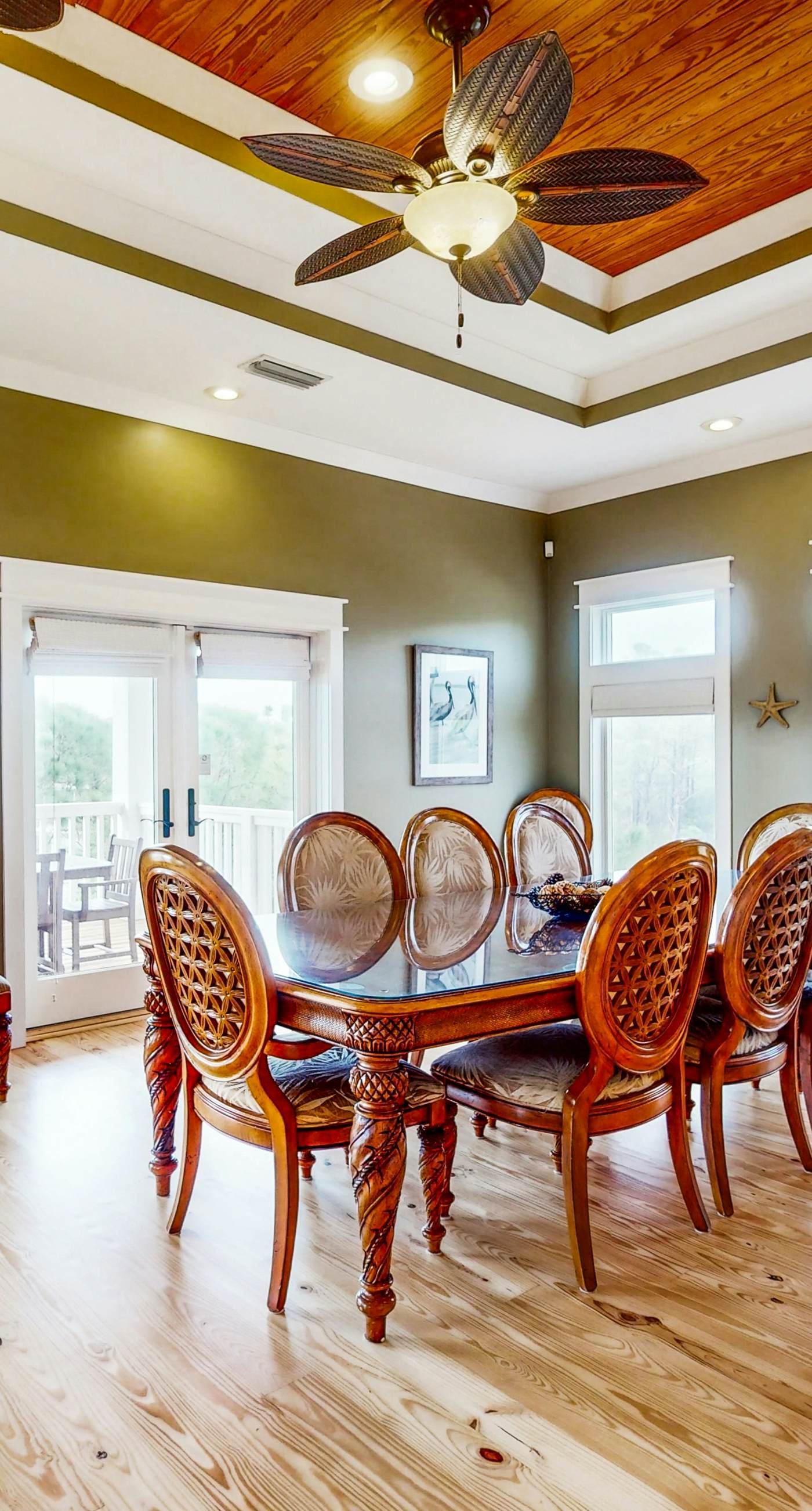 Spacious dog-friendly home w/pool, hot tub, access to tennis, pickle ball, pools