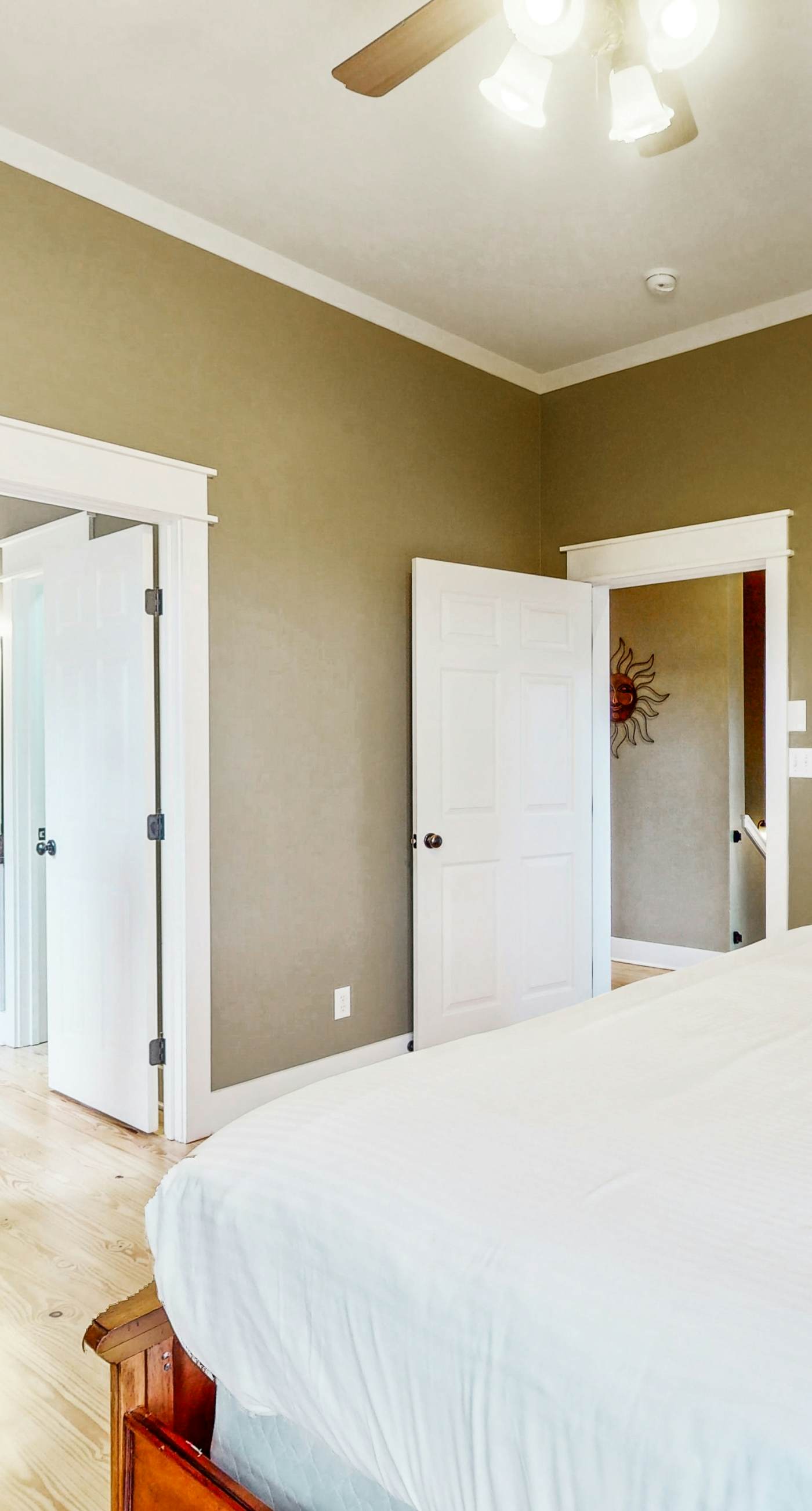 Spacious dog-friendly home w/pool, hot tub, access to tennis, pickle ball, pools