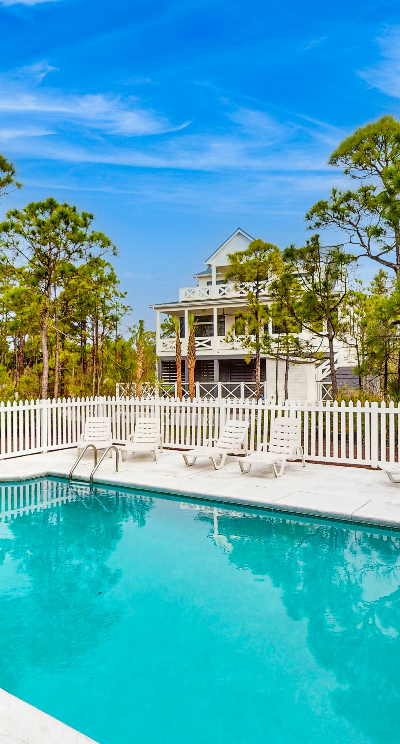 Spacious dog-friendly home w/pool, hot tub, access to tennis, pickle ball, pools