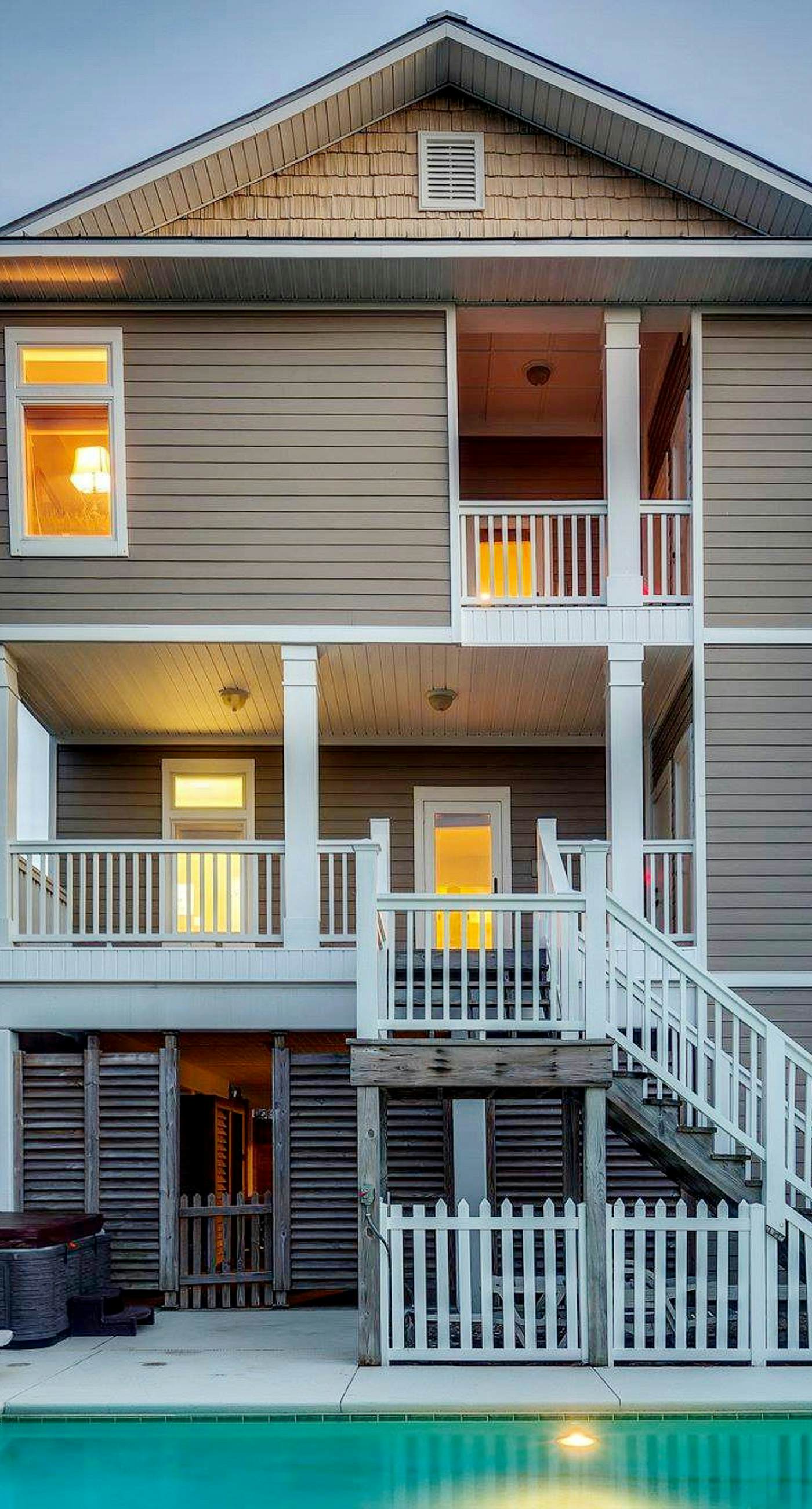 Spacious dog-friendly home w/pool, hot tub, access to tennis, pickle ball, pools