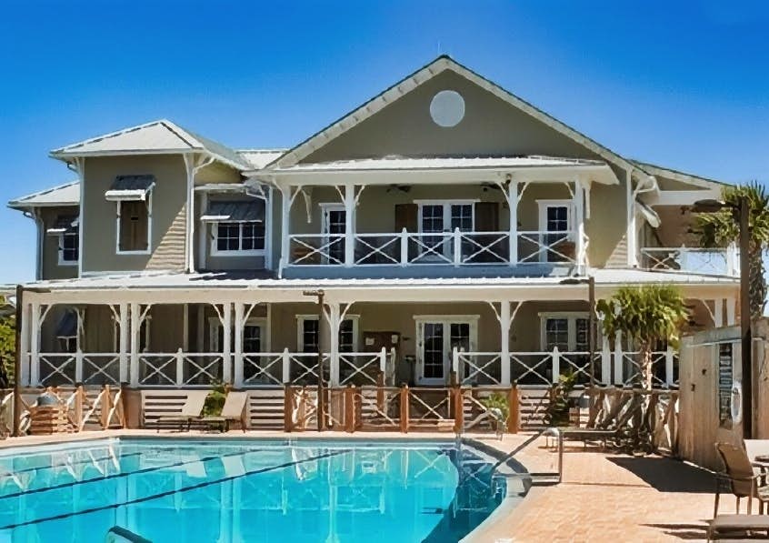 Spacious dog-friendly home w/pool, hot tub, access to tennis, pickle ball, pools