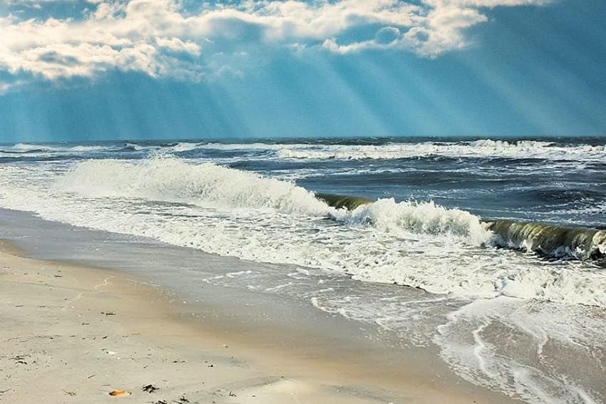 Spacious dog-friendly home w/pool, hot tub, access to tennis, pickle ball, pools