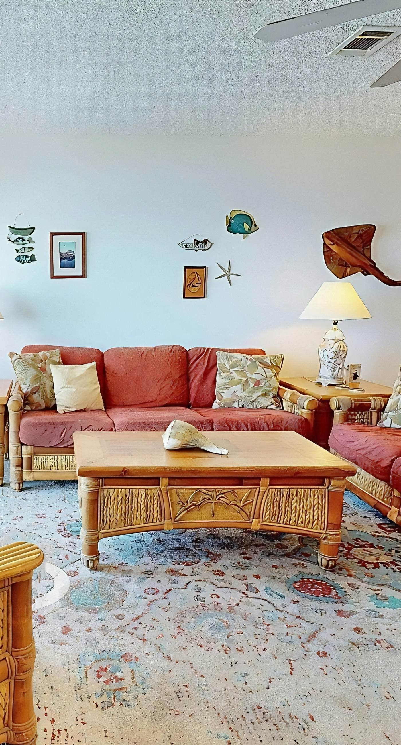 Dog-friendly beachfront townhouse with comunity pool, washer/dryer, central AC