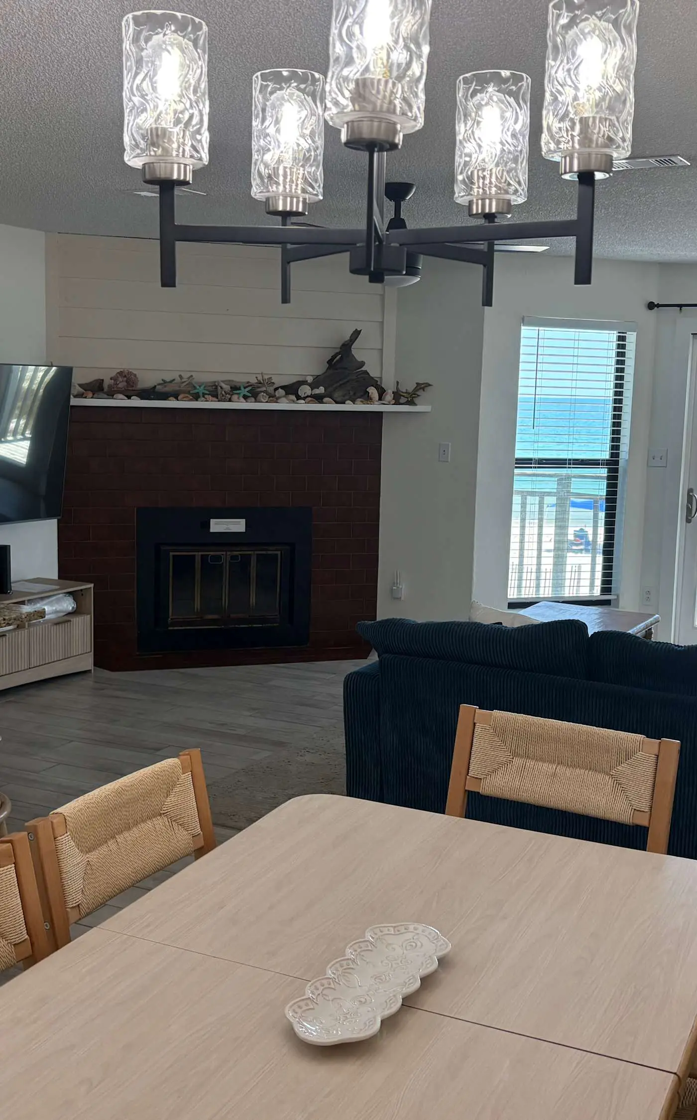 Dog-friendly beachfront townhouse with comunity pool, washer/dryer, central AC