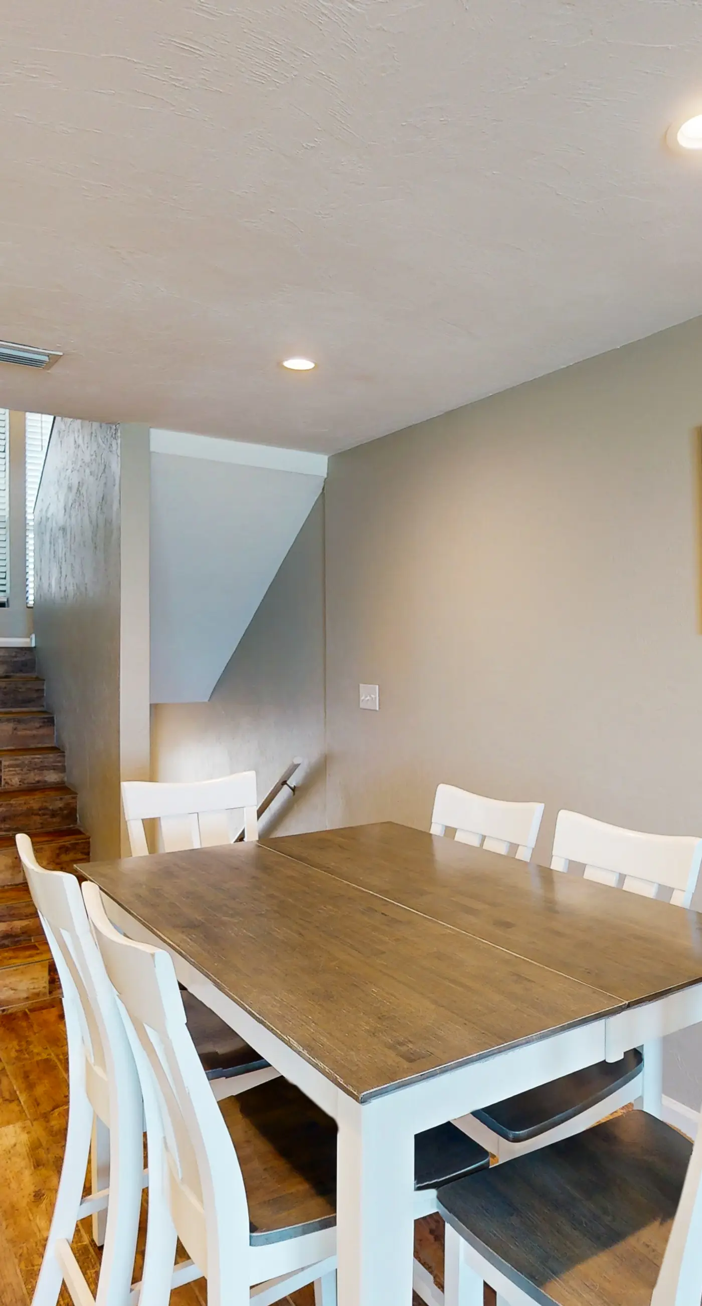 Beachfront East End townhouse with beach views, deck, on-site pool & grills