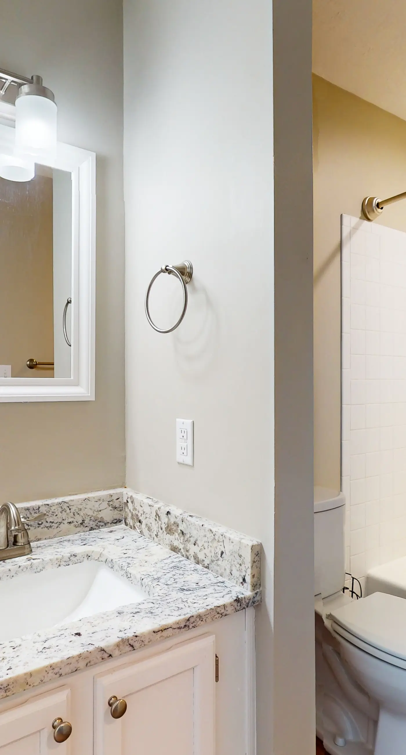 Beachfront East End townhouse with beach views, deck, on-site pool & grills