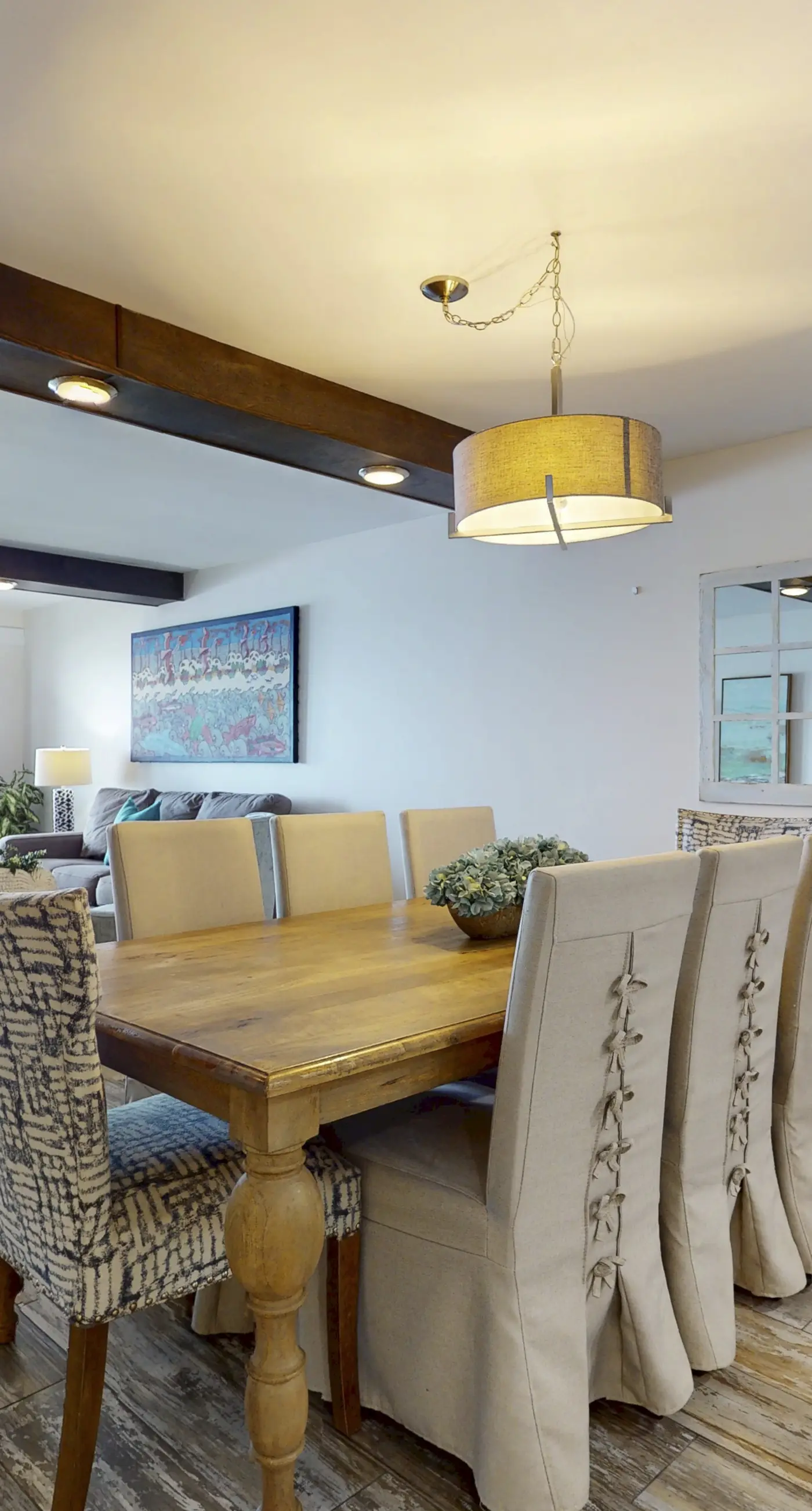 Open & bright oceanfront condo with on-site pool, tennis